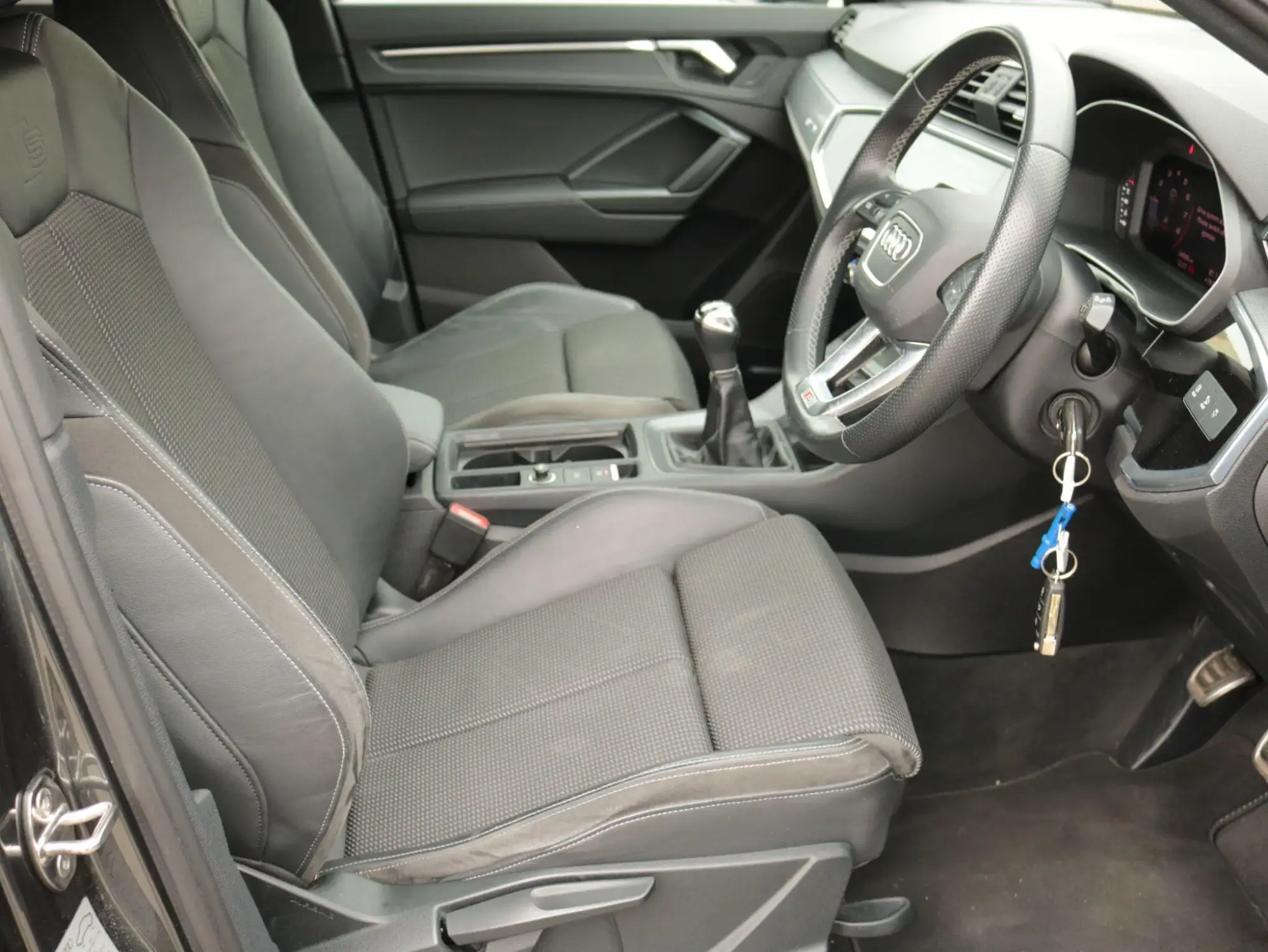 Audi Q3 Image 12