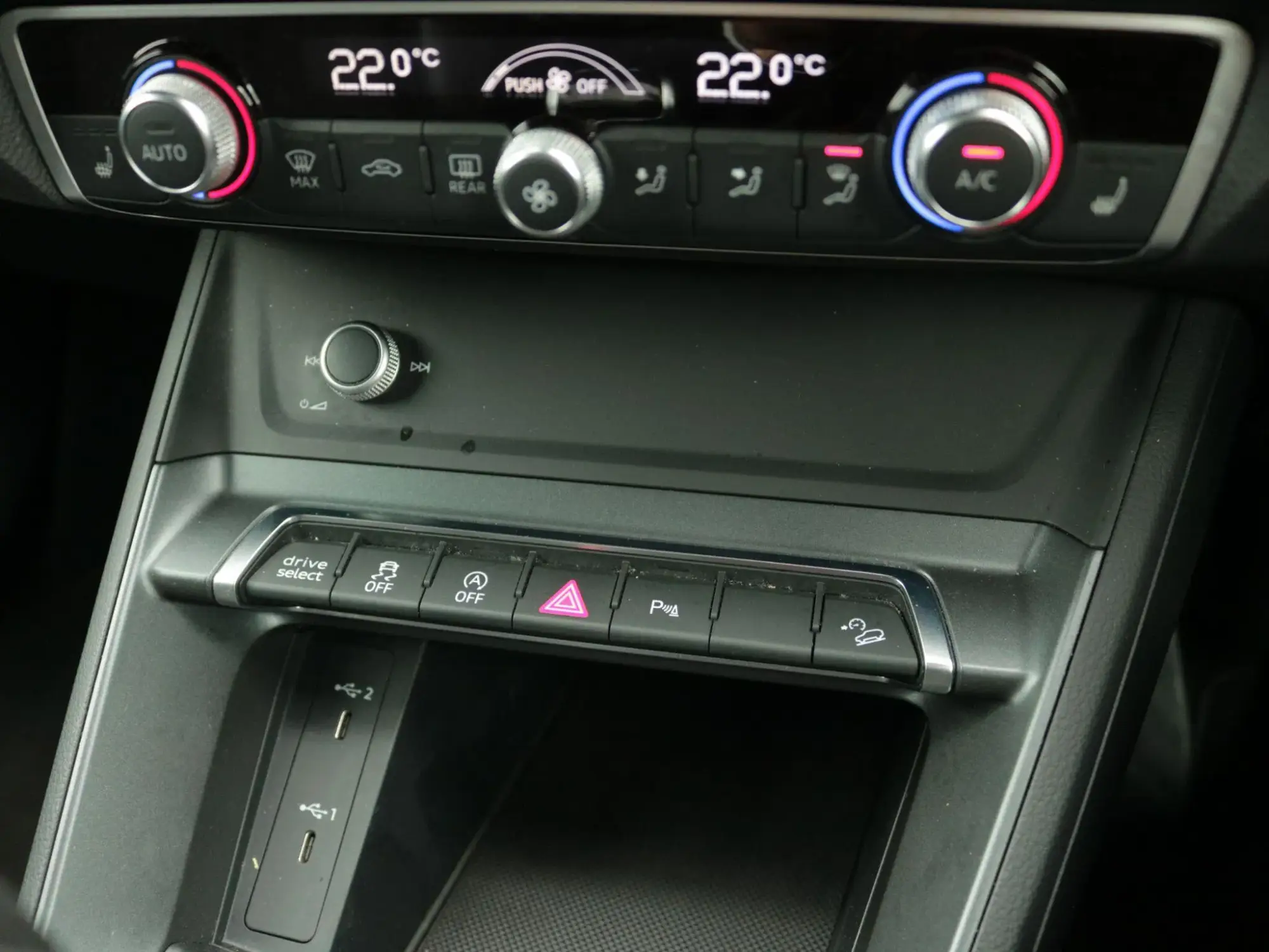 Audi Q3 Image 21