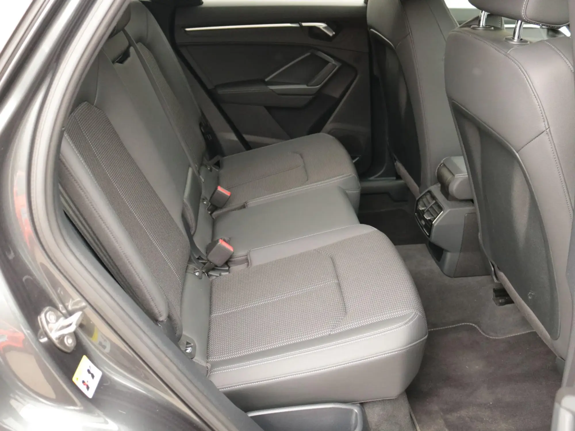 Audi Q3 Image 24