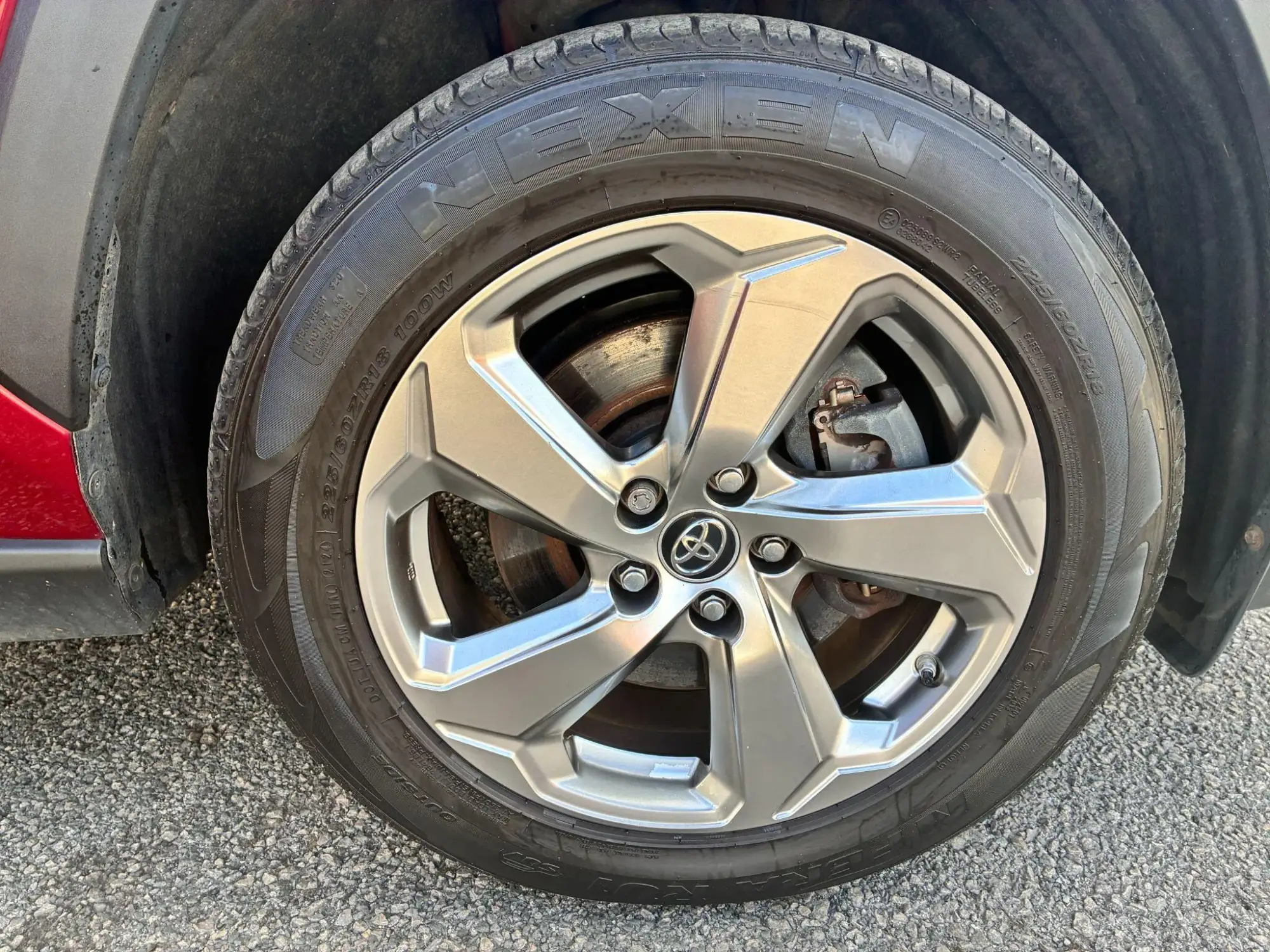 Toyota RAV4 Image 9