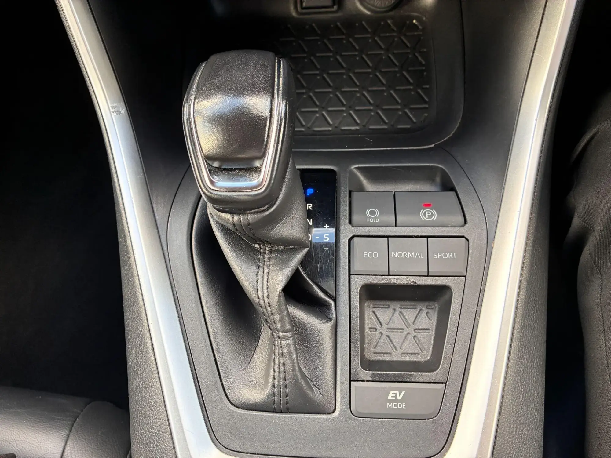 Toyota RAV4 Image 22