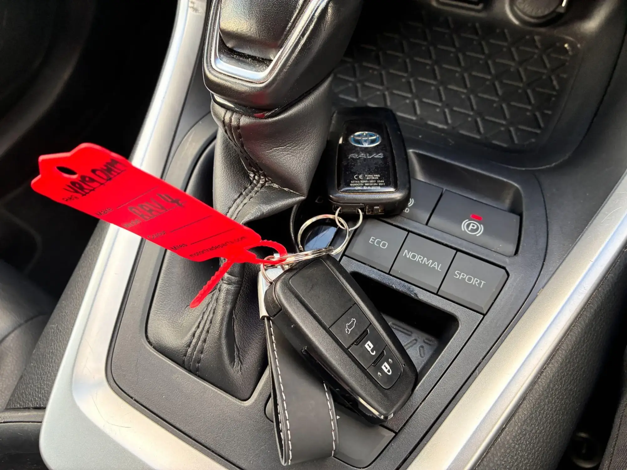 Toyota RAV4 Image 23