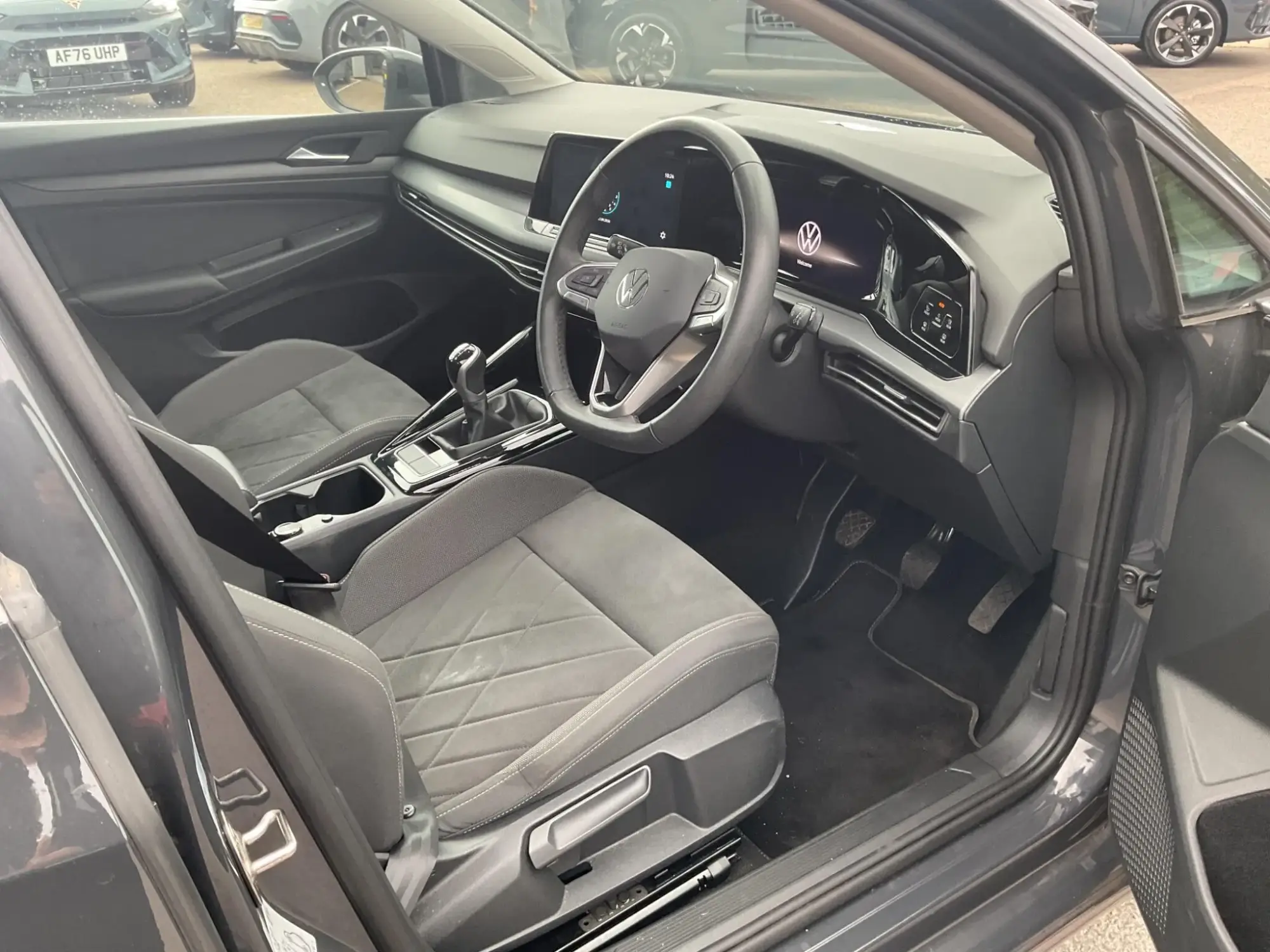 Volkswagen Golf Image 10