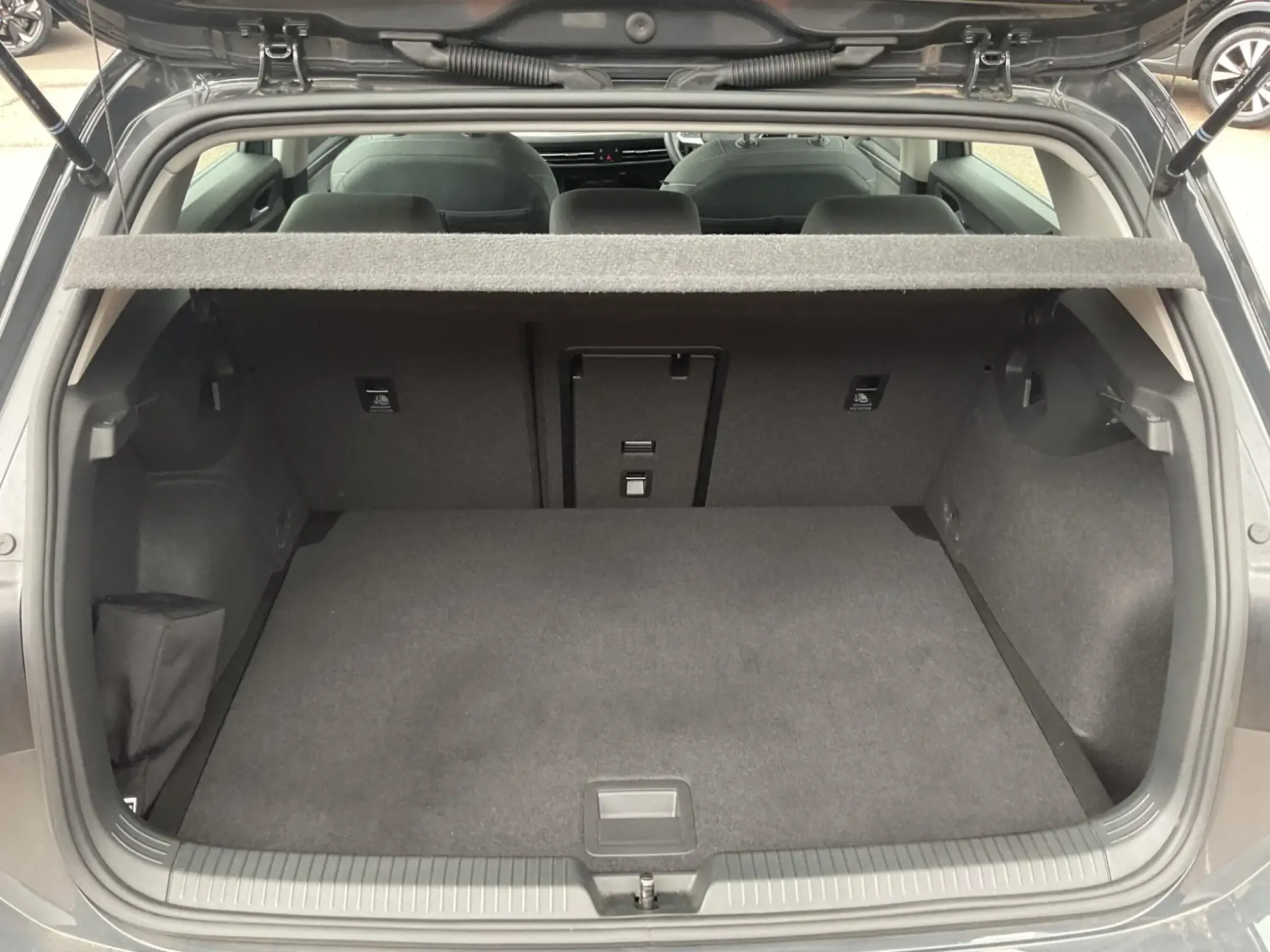 Volkswagen Golf Image 21