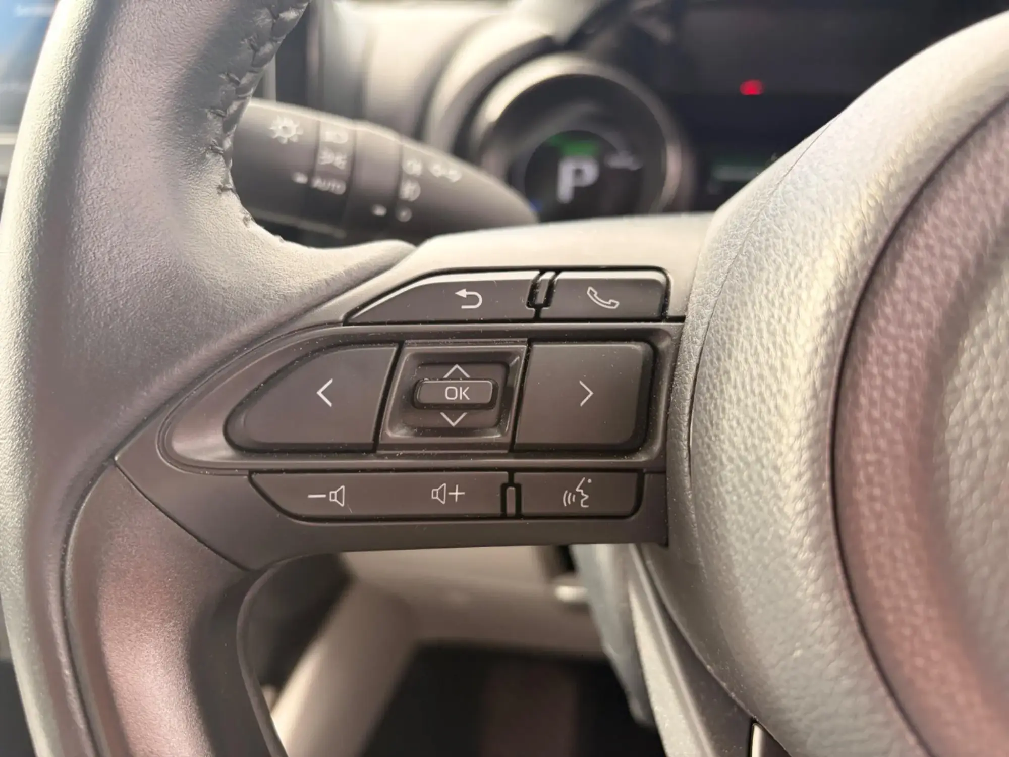Toyota Yaris Hybrid Image 16