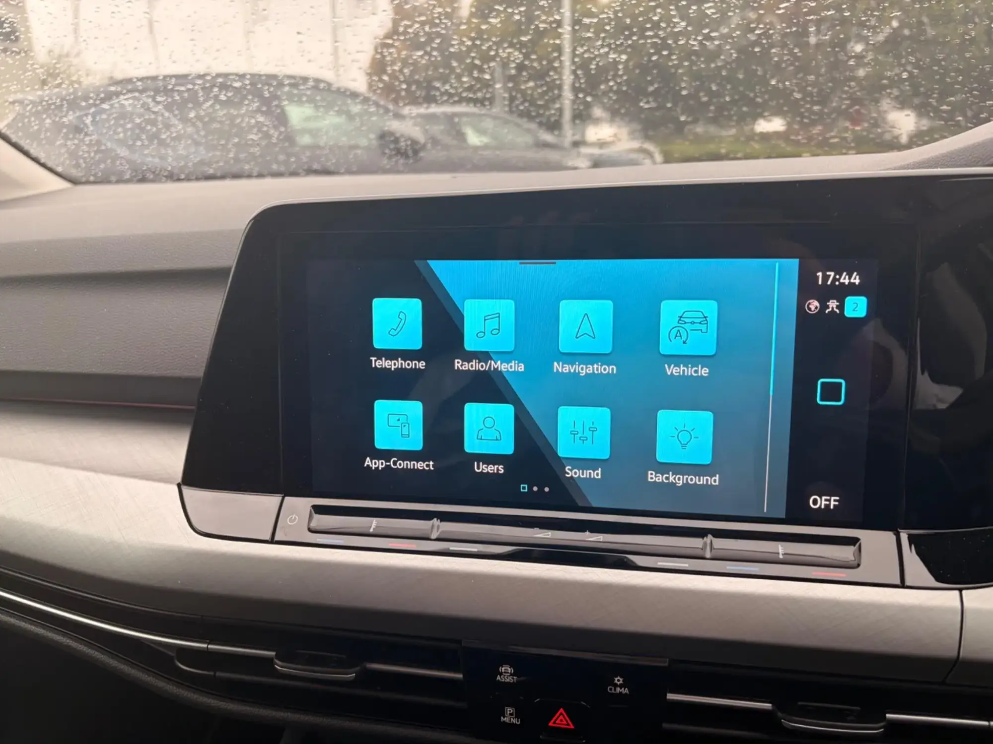Volkswagen Golf Image 12