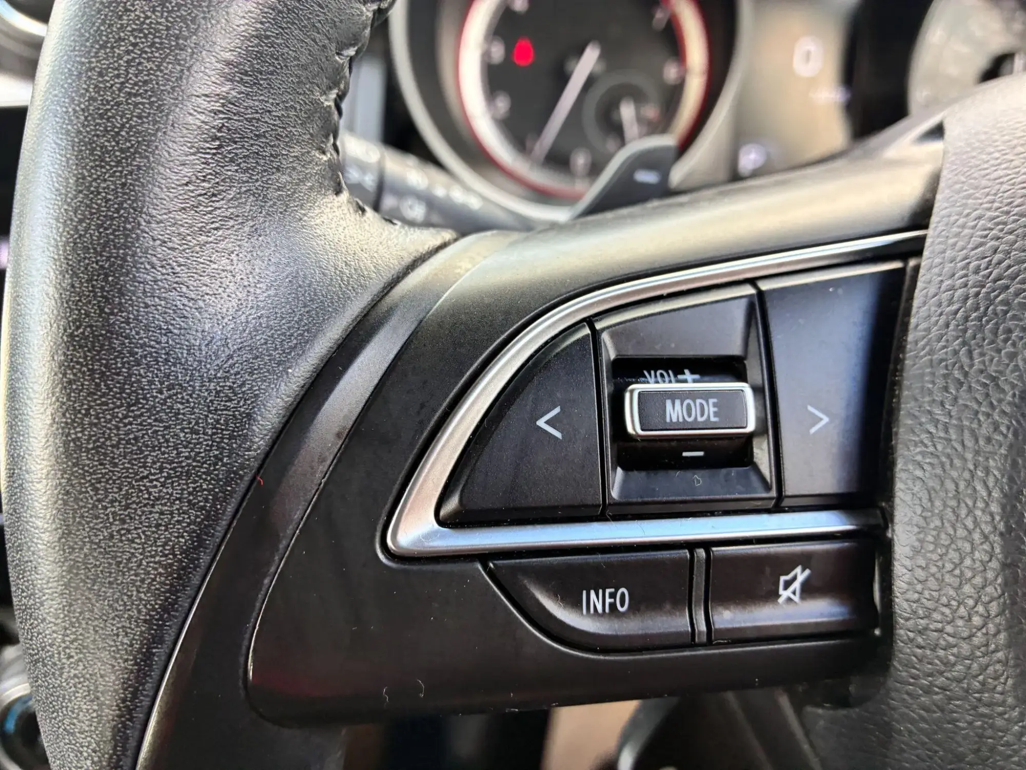 Suzuki Swift Image 12 Suzuki Swift Image 12