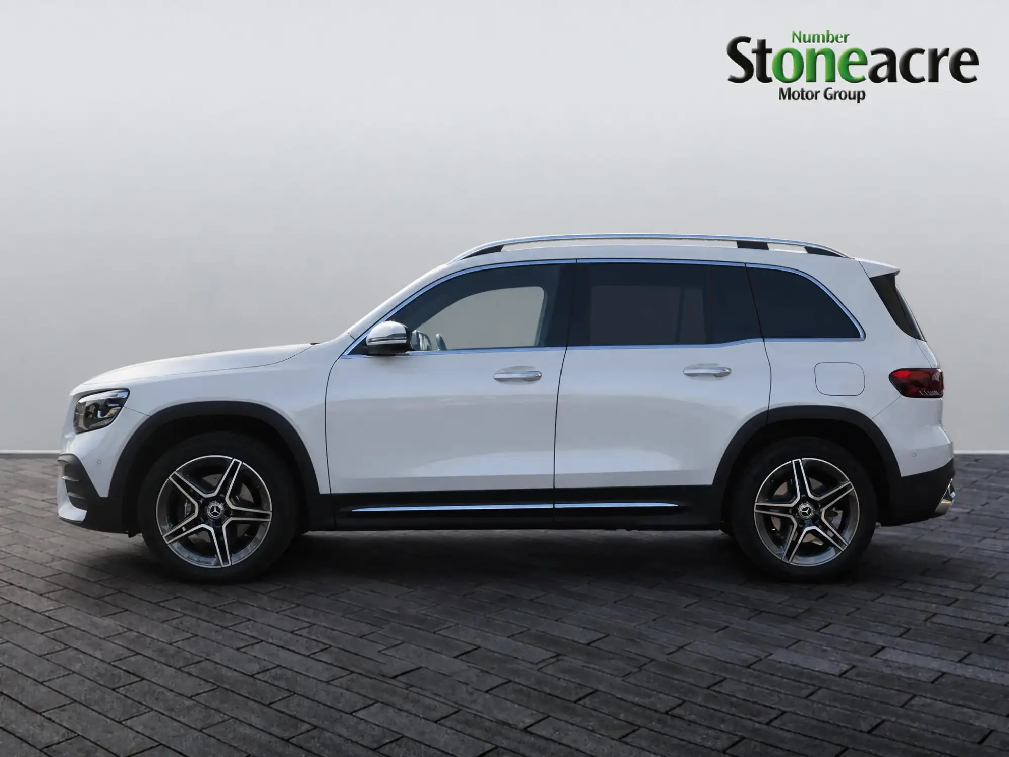 Mercedes-Benz GLB Image 4