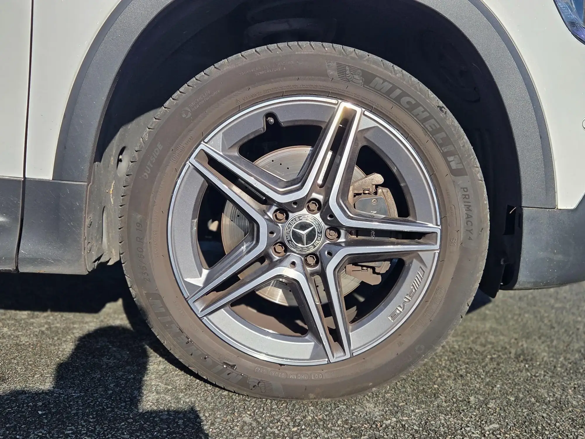 Mercedes-Benz GLB Image 9