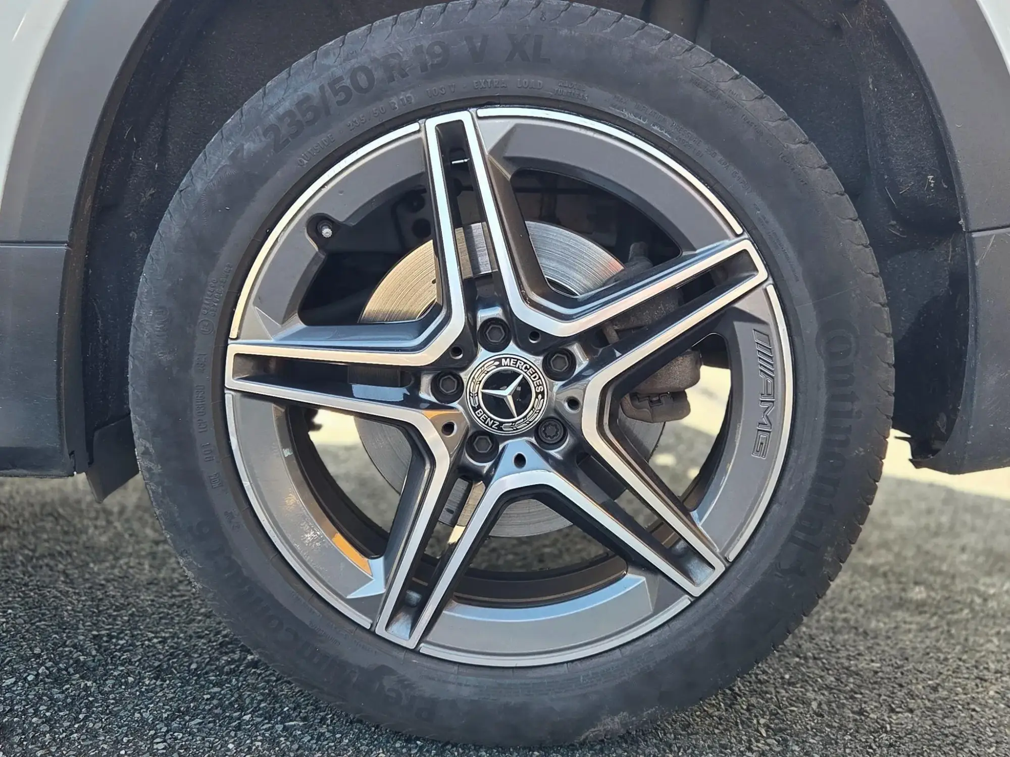 Mercedes-Benz GLB Image 11