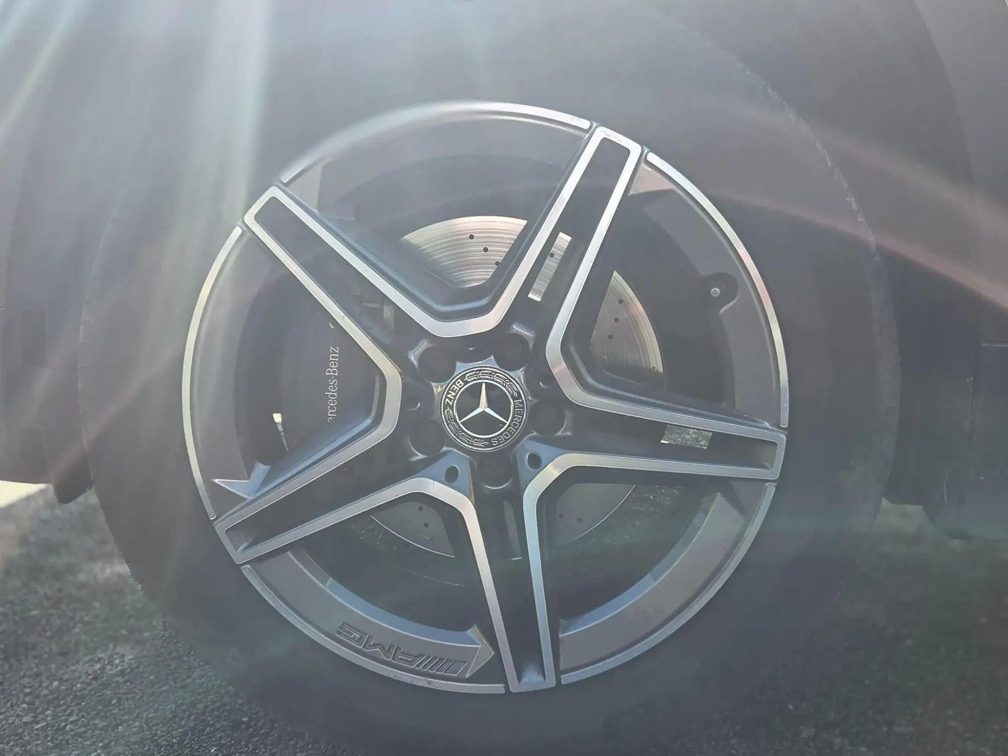 Mercedes-Benz GLB Image 12