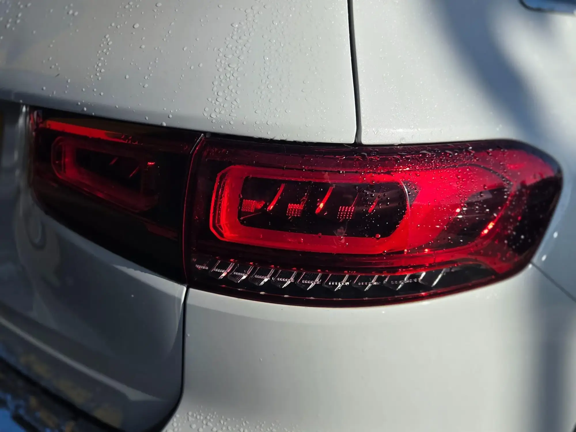 Mercedes-Benz GLB Image 13