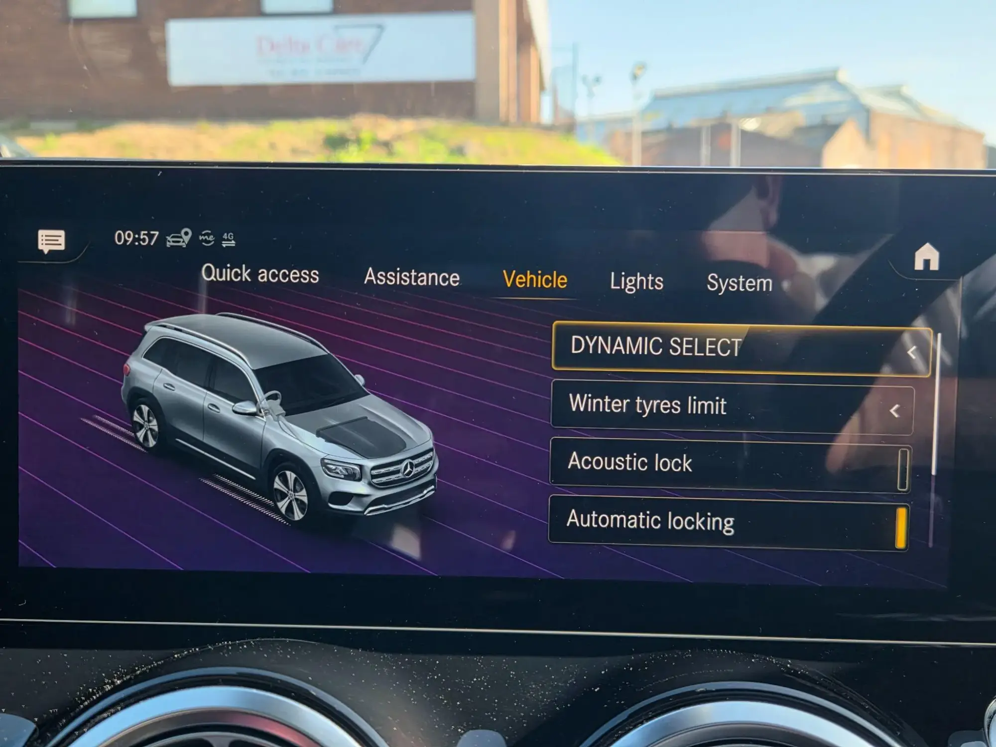 Mercedes-Benz GLB Image 38