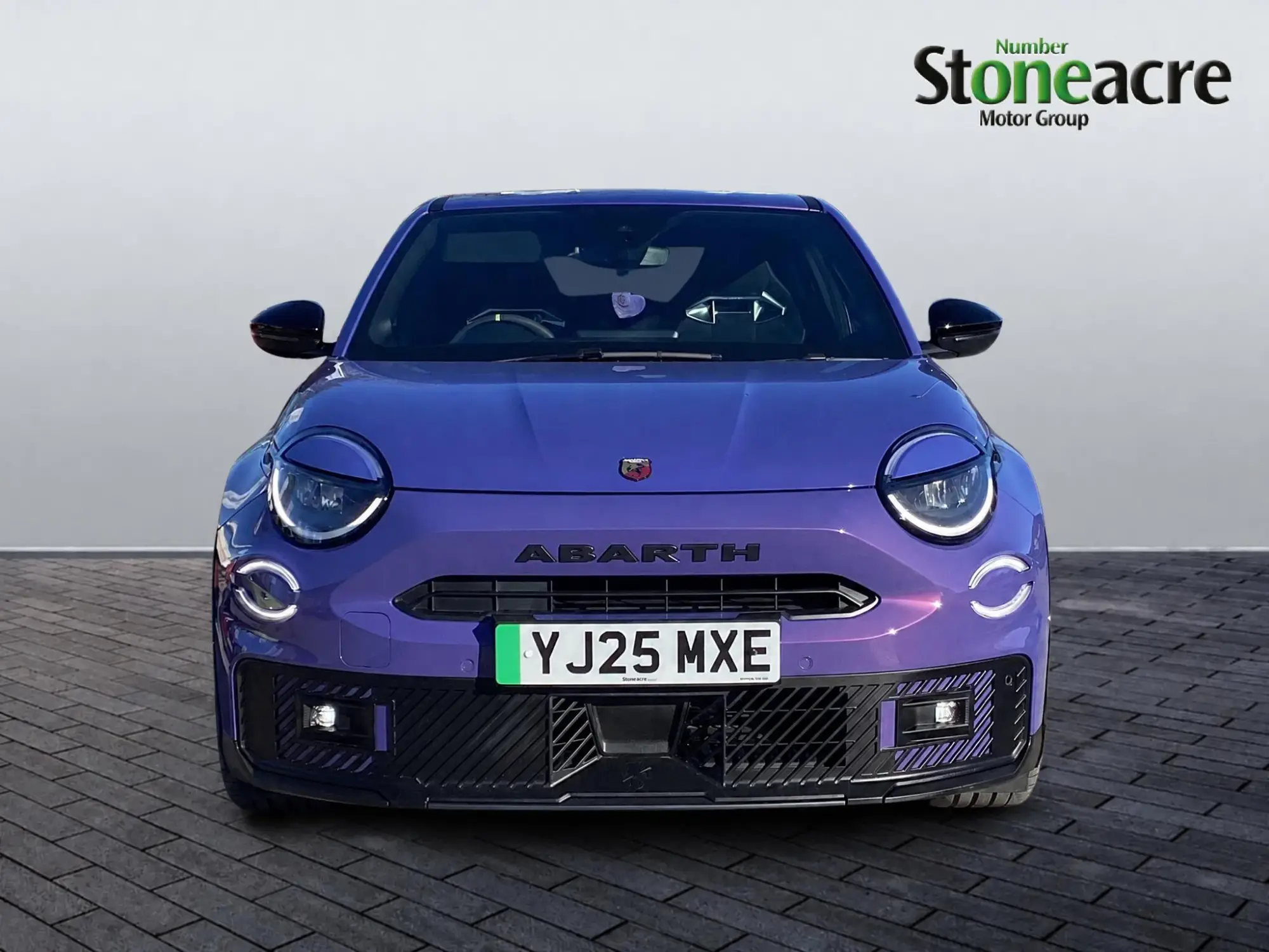 Abarth 600e Image 2