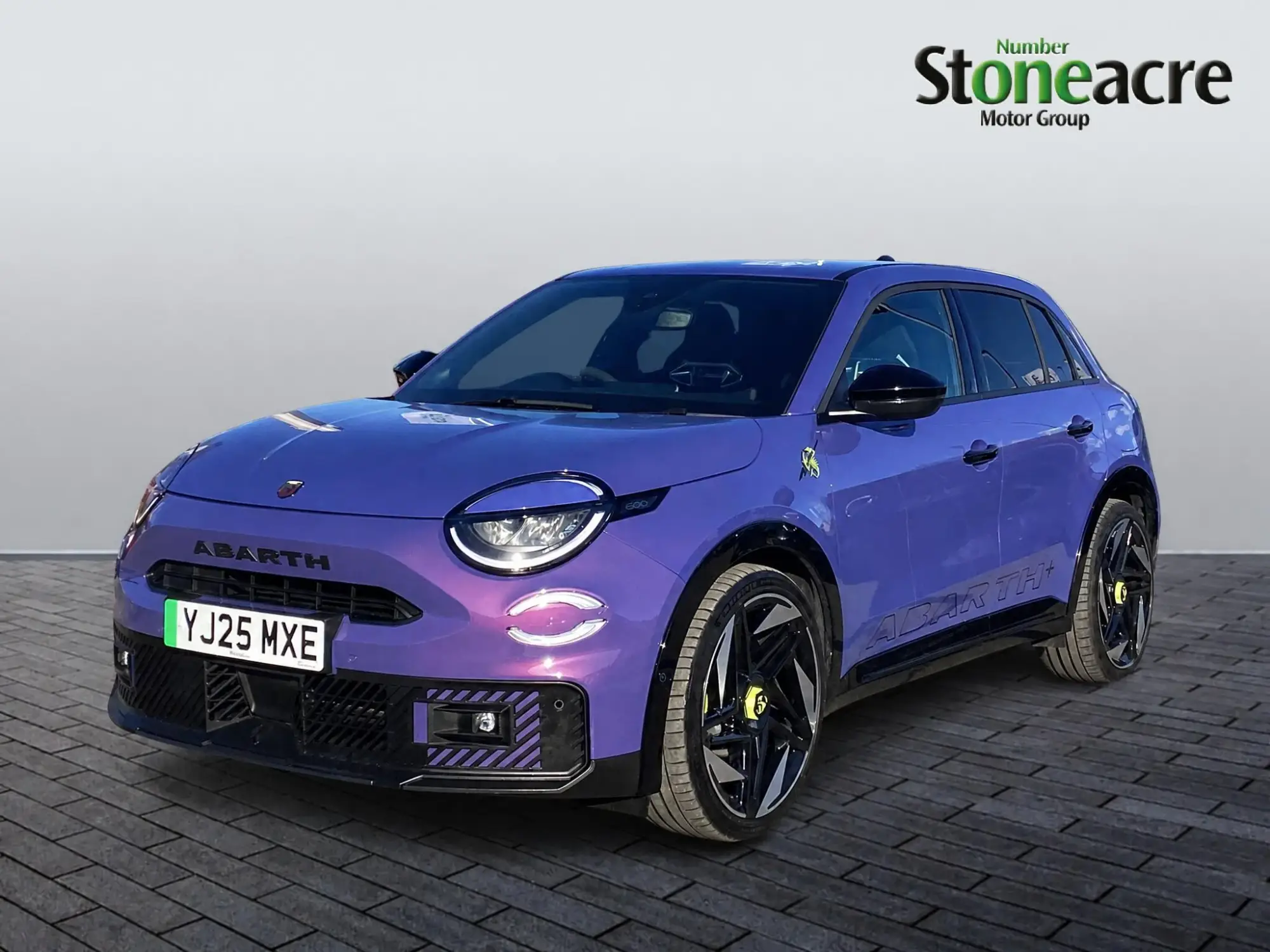 Abarth 600e Image 3