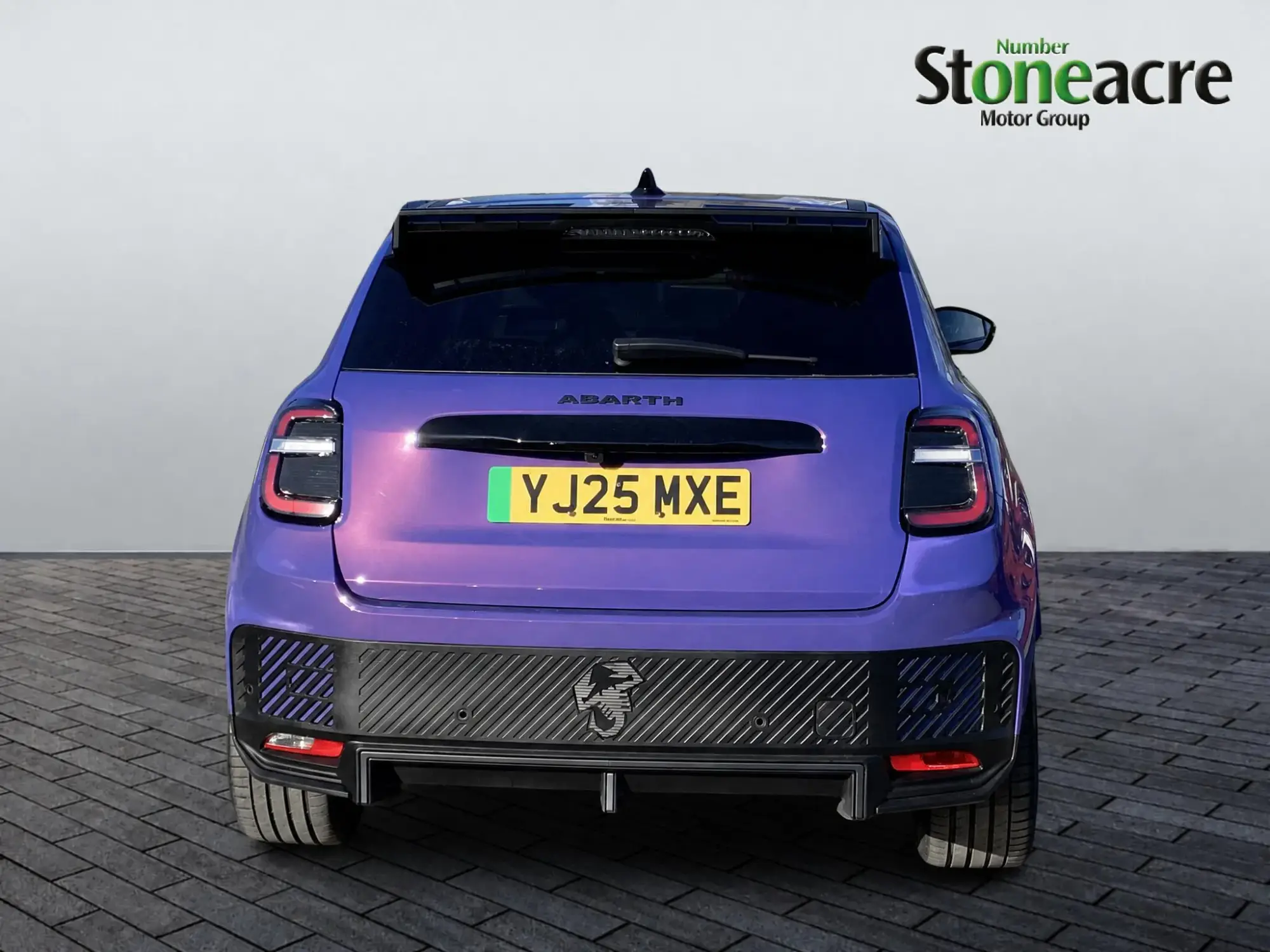 Abarth 600e Image 4
