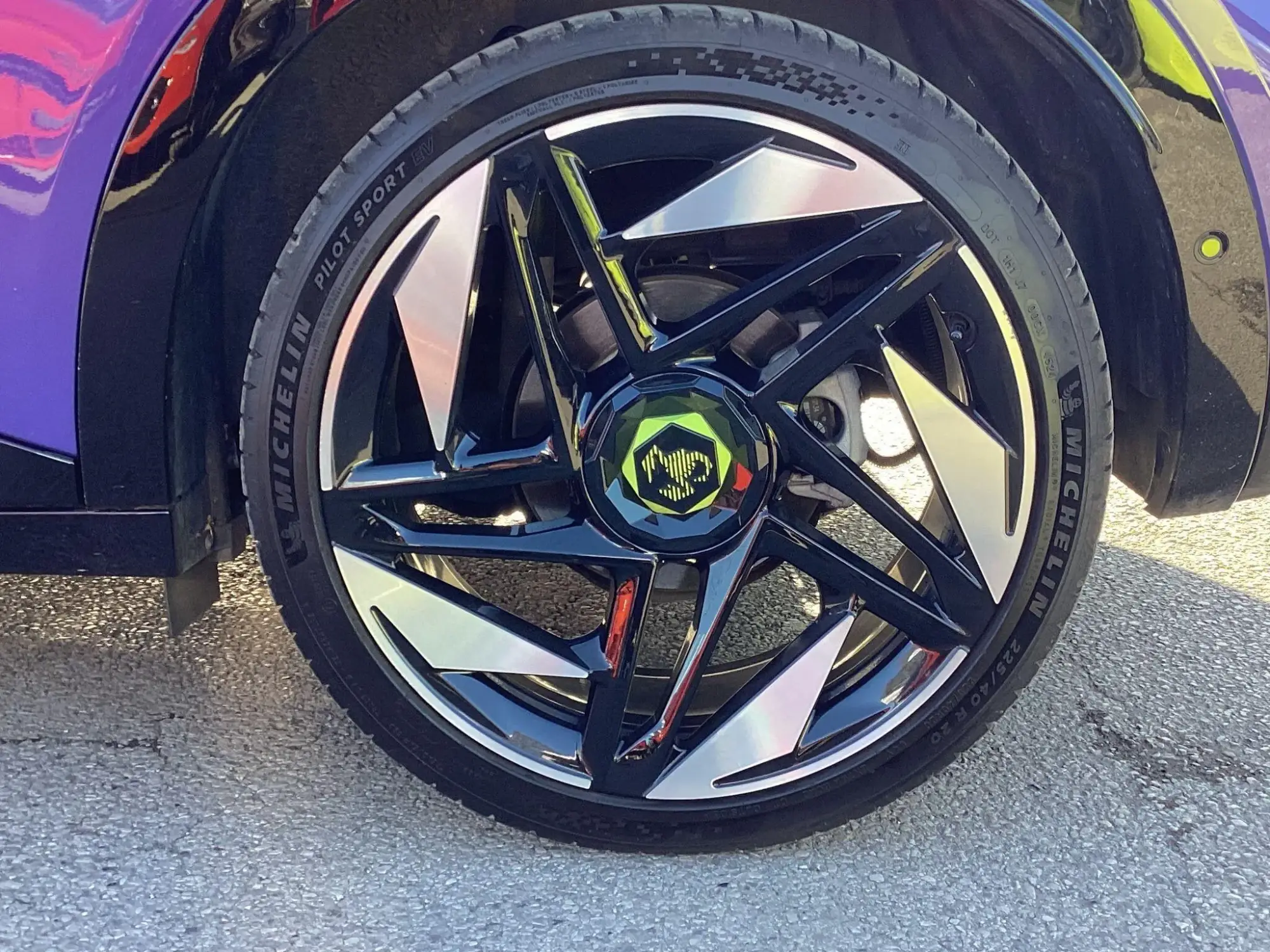 Abarth 600e Image 12