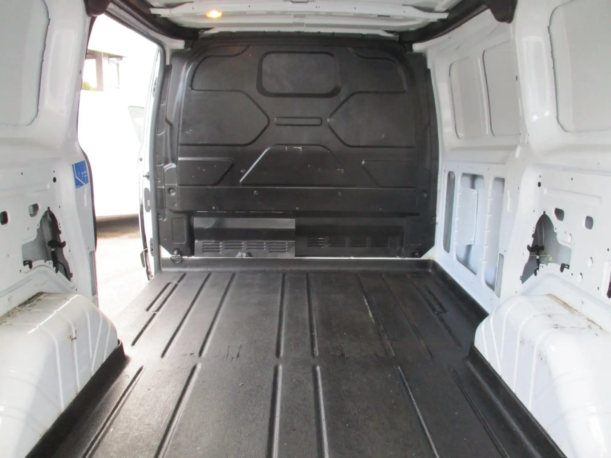 Ford Transit Custom Image 12