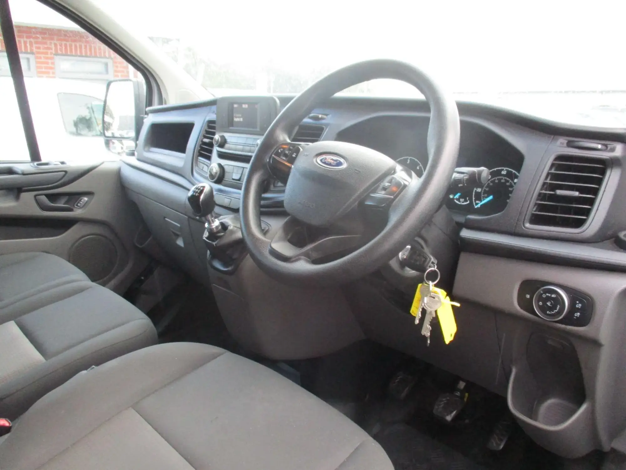 Ford Transit Custom Image 14