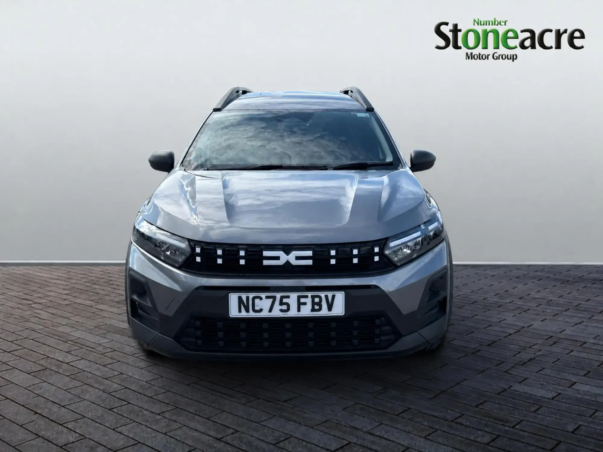 Dacia Jogger 1.0 TCe Essential Euro 6 (s/s) 5dr NC75FBV Image 2 Dacia Jogger 1.0 TCe Essential Euro 6 (s/s) 5dr NC75FBV Image 2