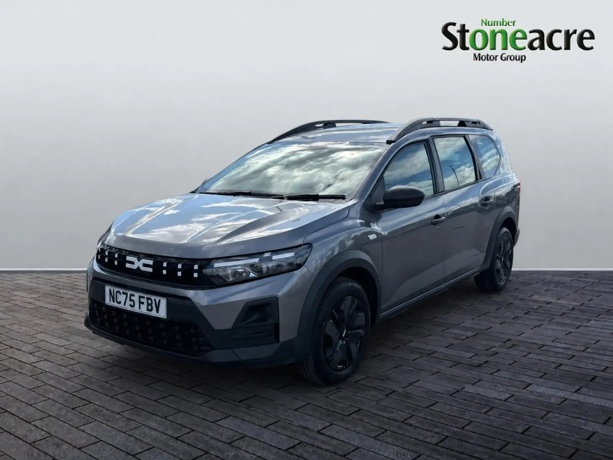 Dacia Jogger 1.0 TCe Essential Euro 6 (s/s) 5dr NC75FBV Image 3 Dacia Jogger 1.0 TCe Essential Euro 6 (s/s) 5dr NC75FBV Image 3