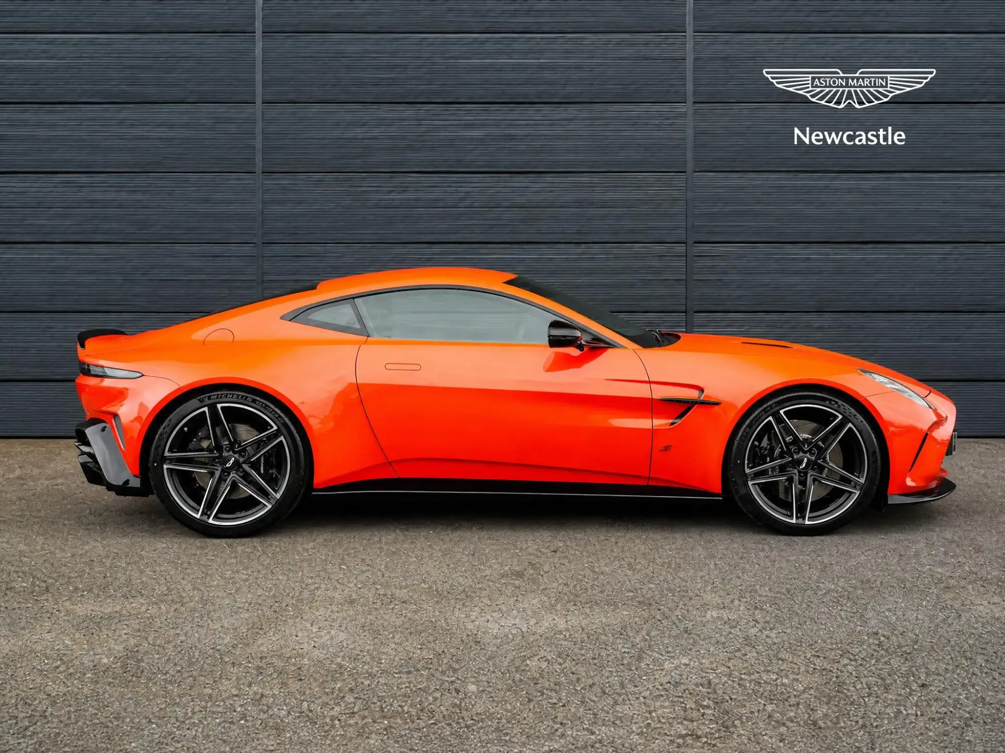 Aston Martin Vantage Image 8 Aston Martin Vantage Image 8
