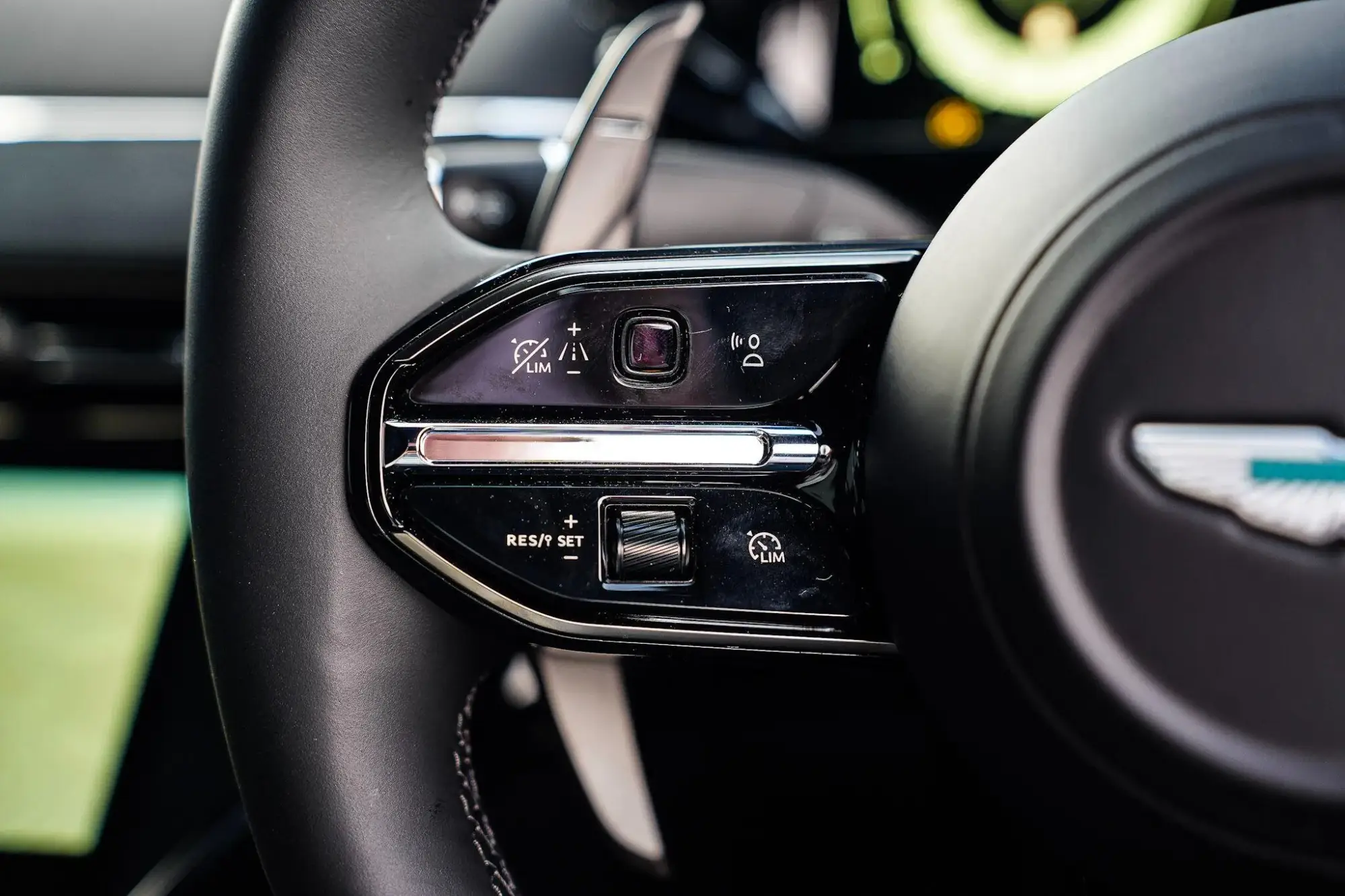 Aston Martin Vantage Image 18 Aston Martin Vantage Image 18
