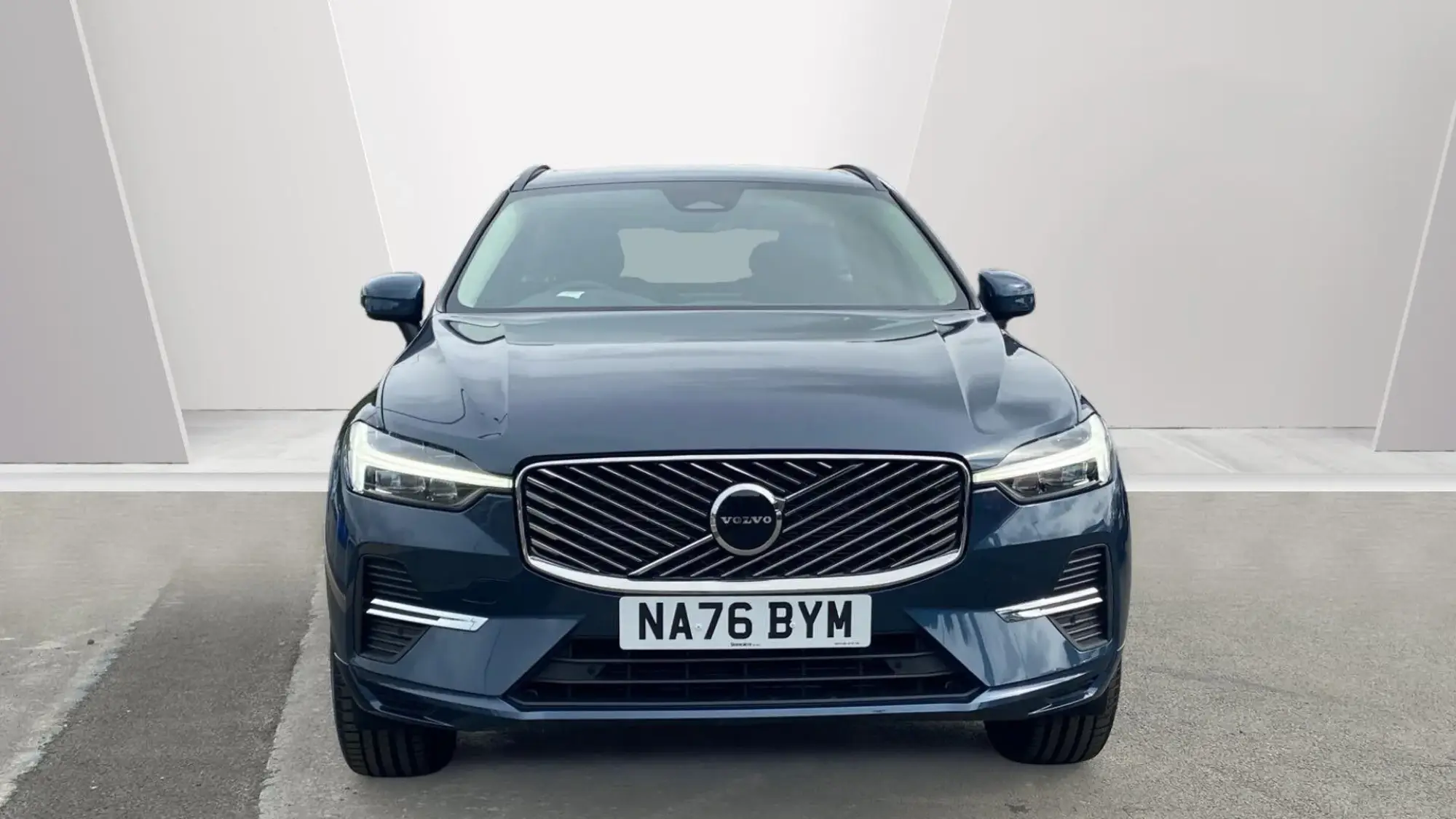 Volvo XC60 2.0 B5 MHEV Core Auto AWD Euro 6 (s/s) 5dr NA76BYM Image 2 Volvo XC60 2.0 B5 MHEV Core Auto AWD Euro 6 (s/s) 5dr NA76BYM Image 2