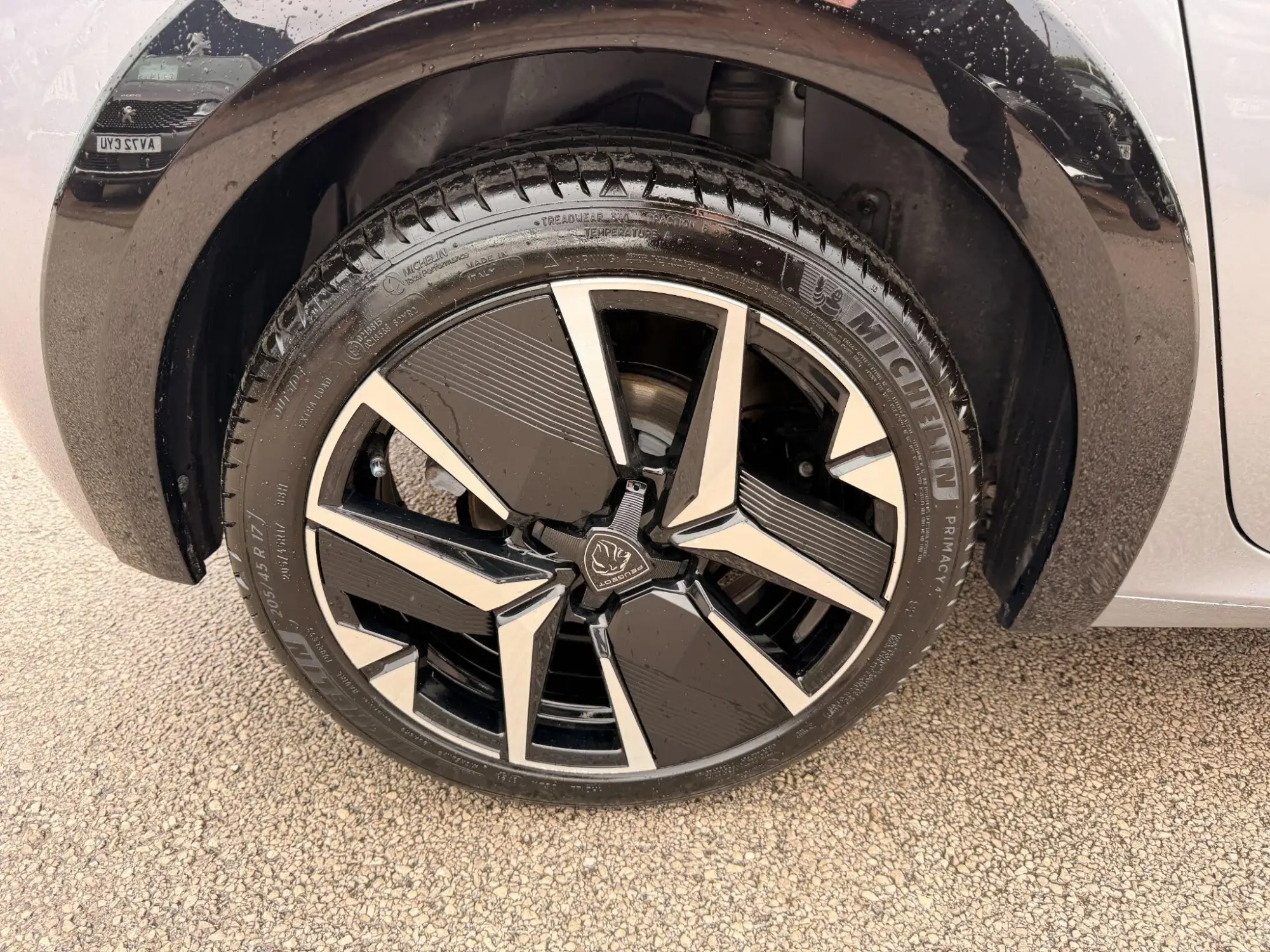 Peugeot 208 Image 11