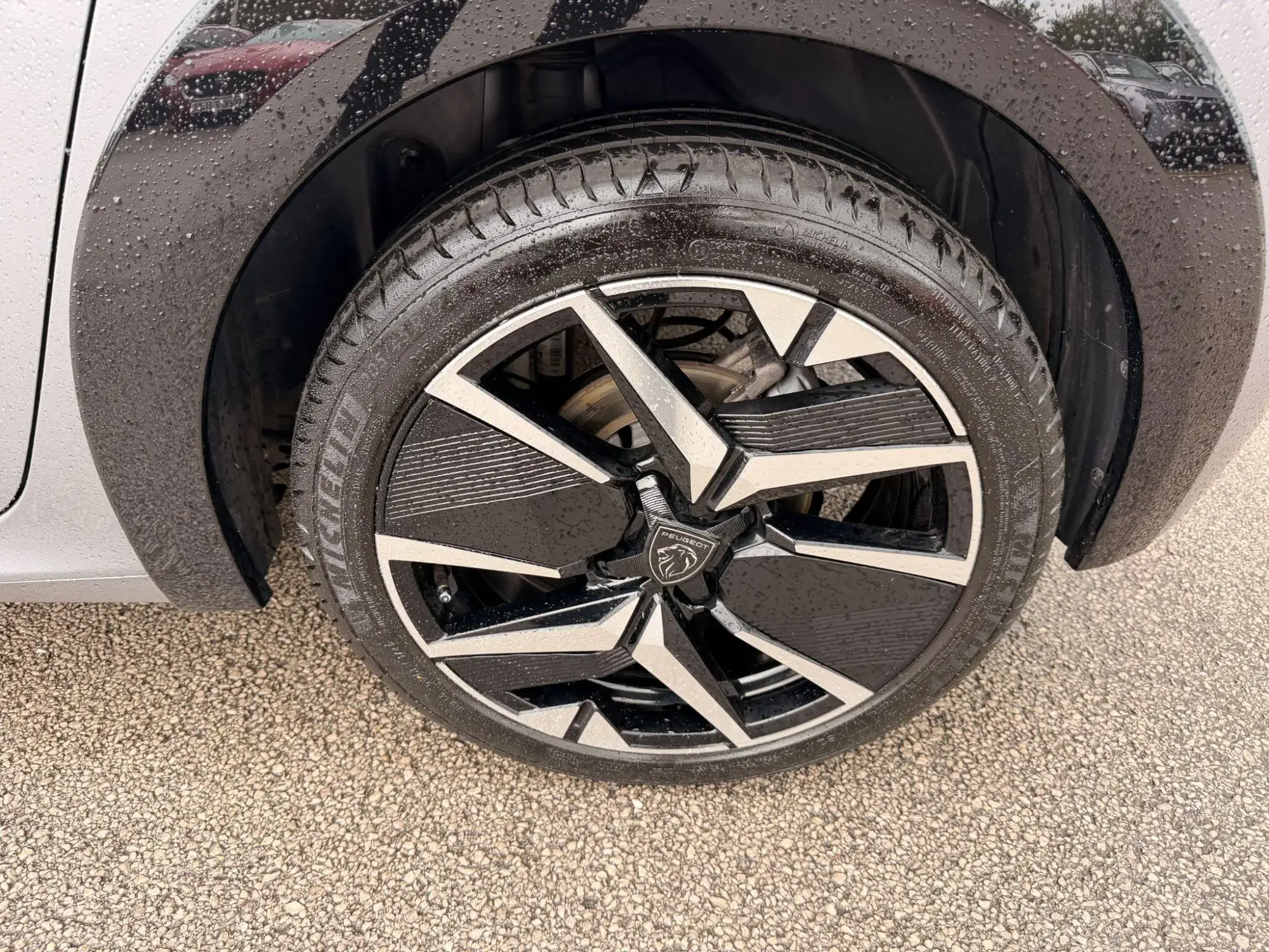 Peugeot 208 Image 14