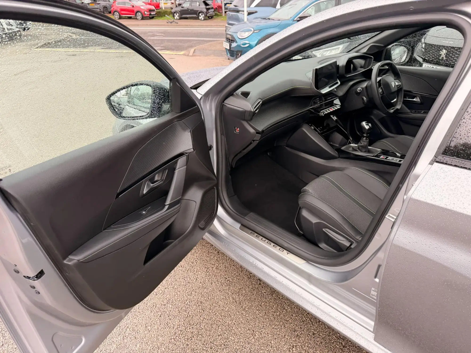 Peugeot 208 Image 17