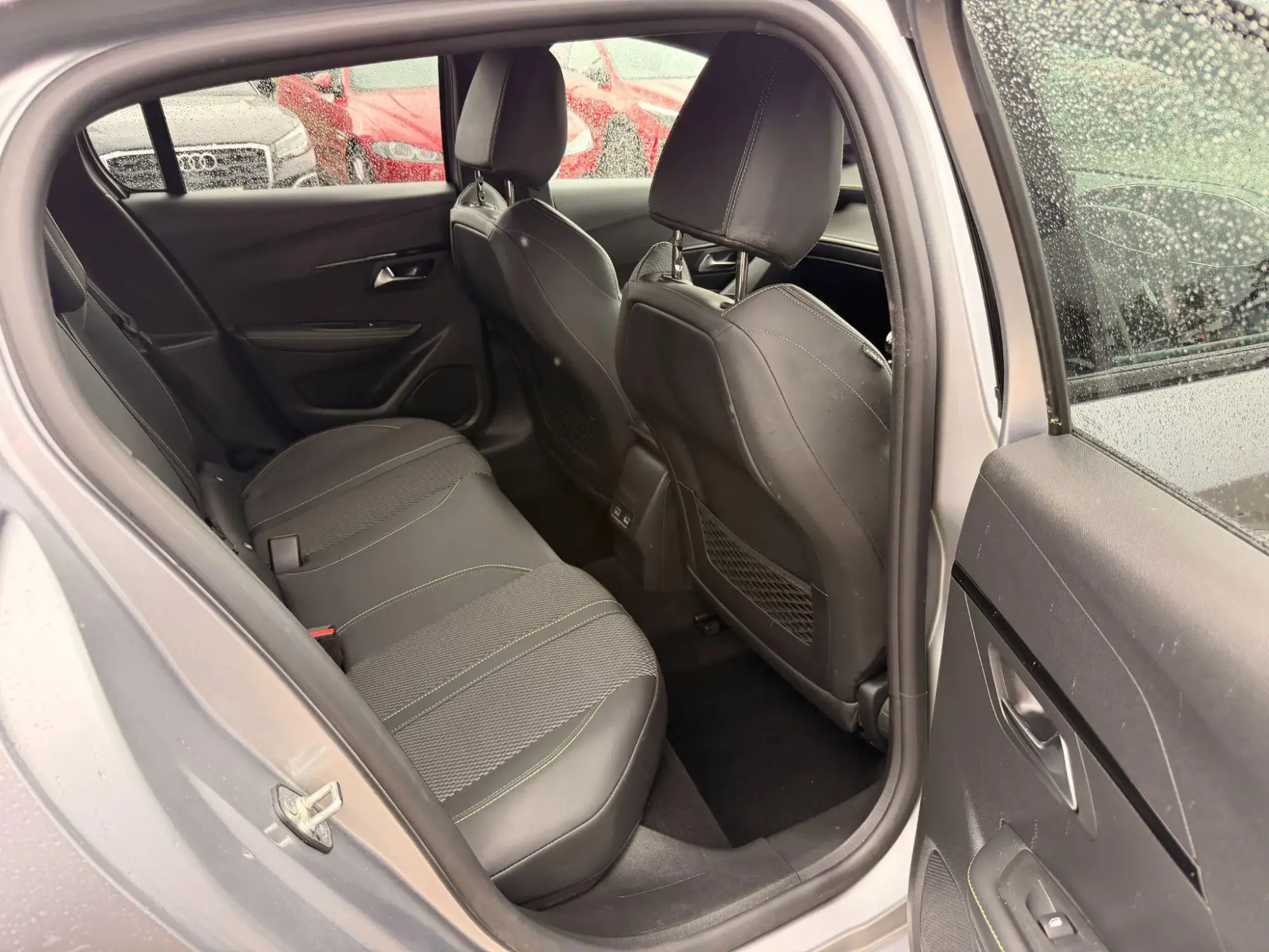 Peugeot 208 Image 19