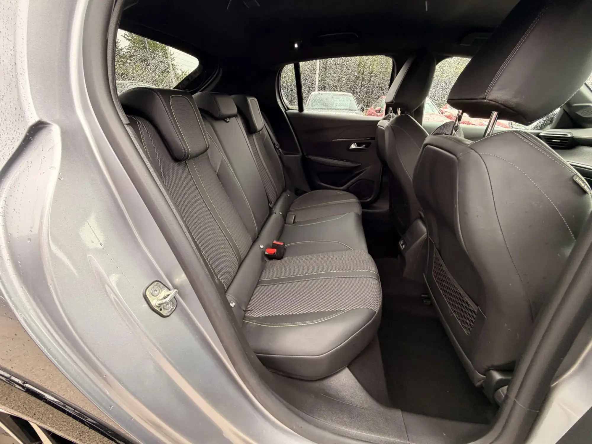 Peugeot 208 Image 20
