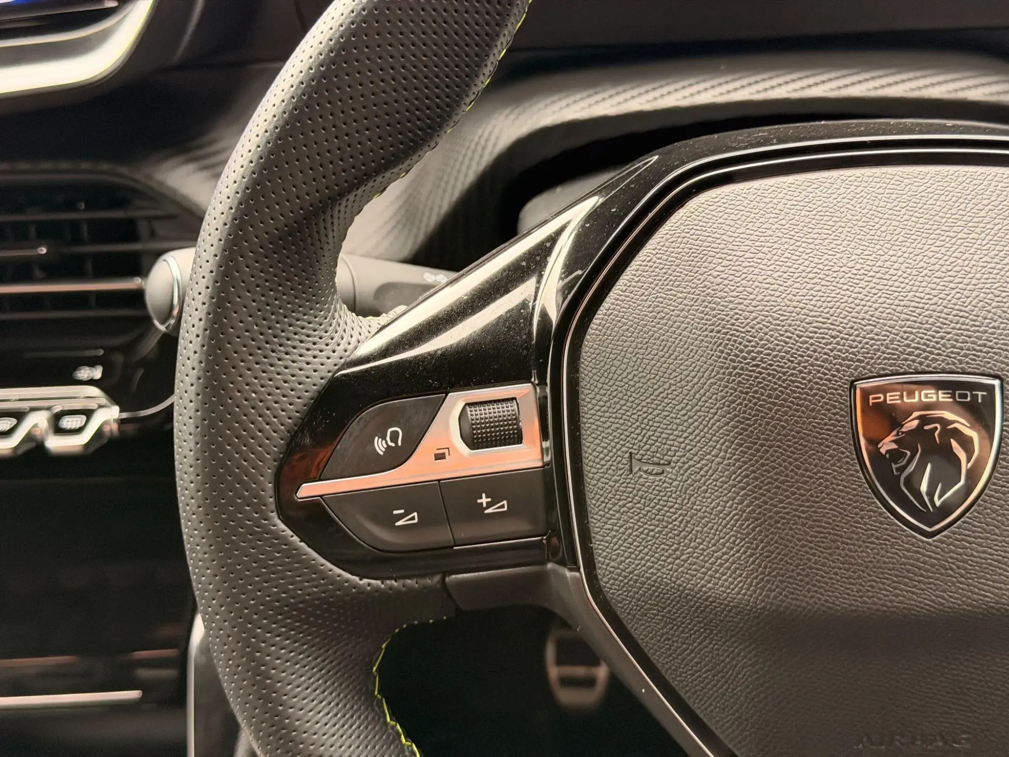 Peugeot 208 Image 26