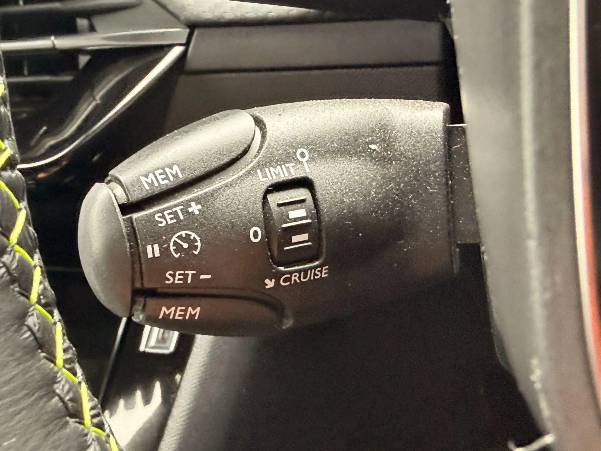 Peugeot 208 Image 29