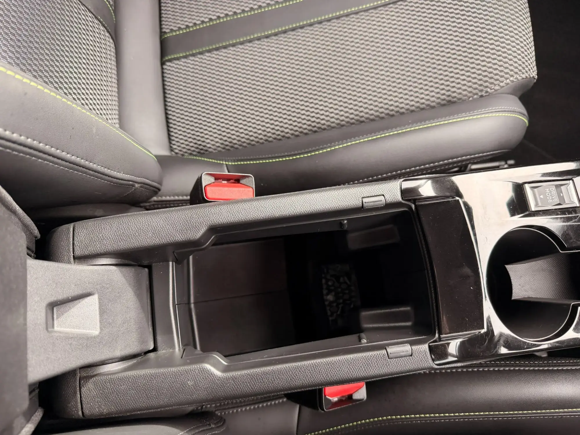 Peugeot 208 Image 40