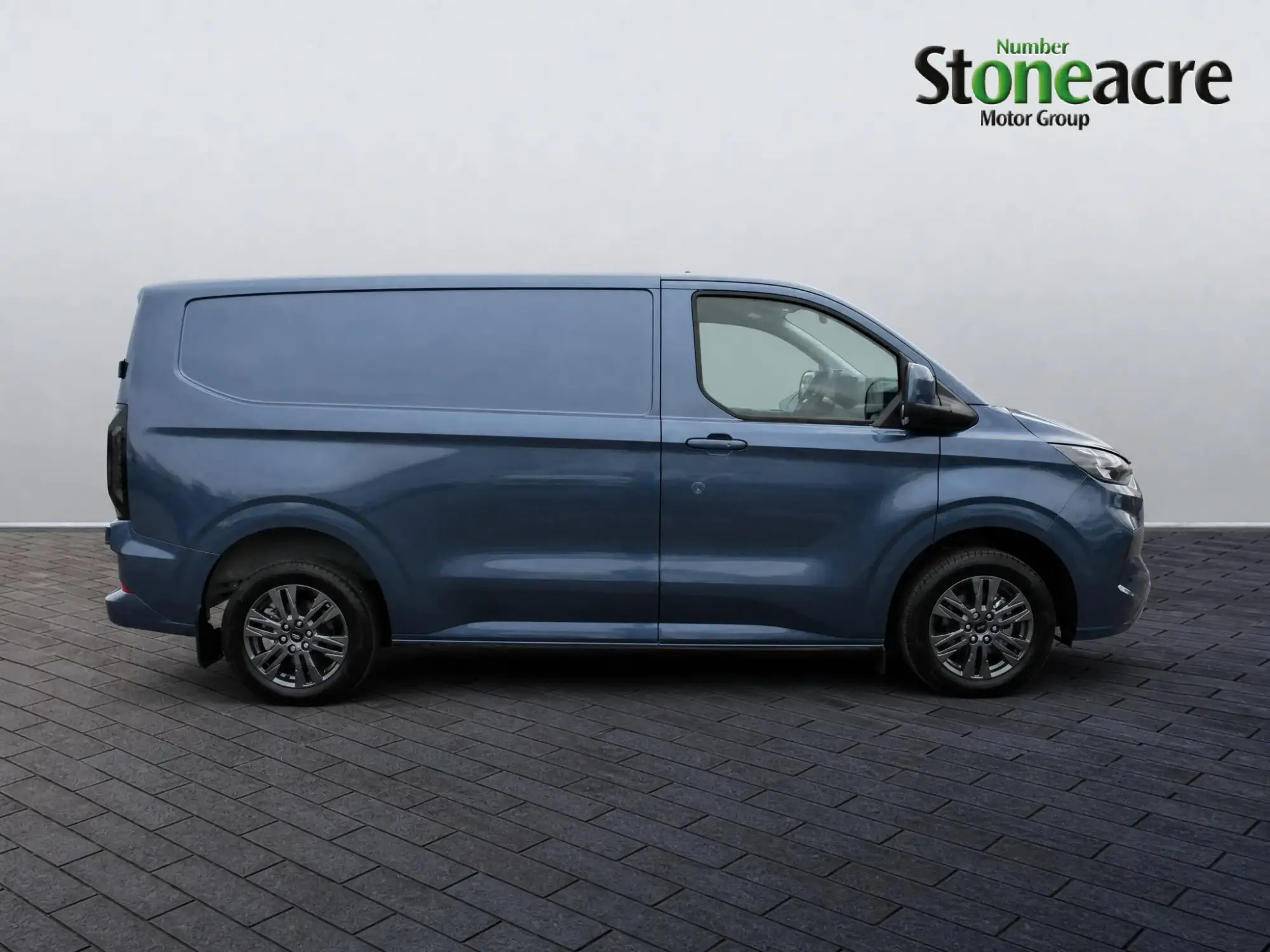 Ford Transit Custom 2.0 320 EcoBlue Limited L1 H1 Euro 6 (s/s) 5dr YD26HES Image 3 Ford Transit Custom 2.0 320 EcoBlue Limited L1 H1 Euro 6 (s/s) 5dr YD26HES Image 3