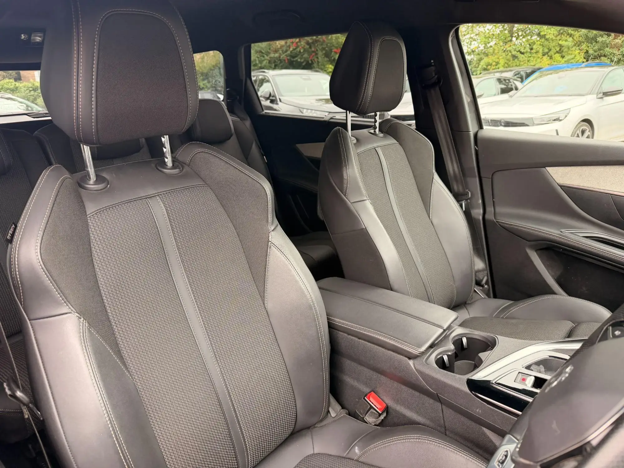 Peugeot 5008 Image 12