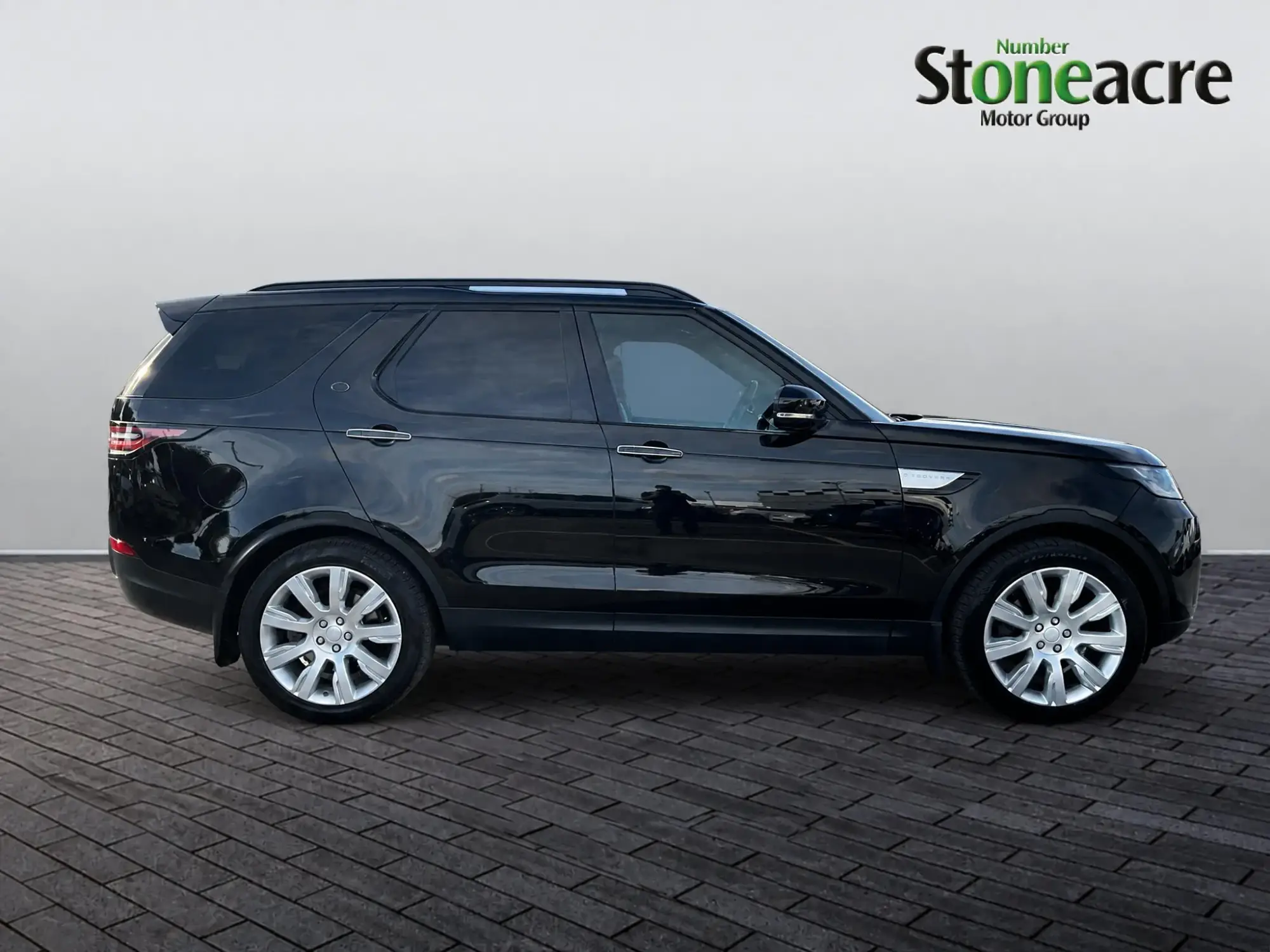 Land Rover Discovery Image 3 Land Rover Discovery Image 3