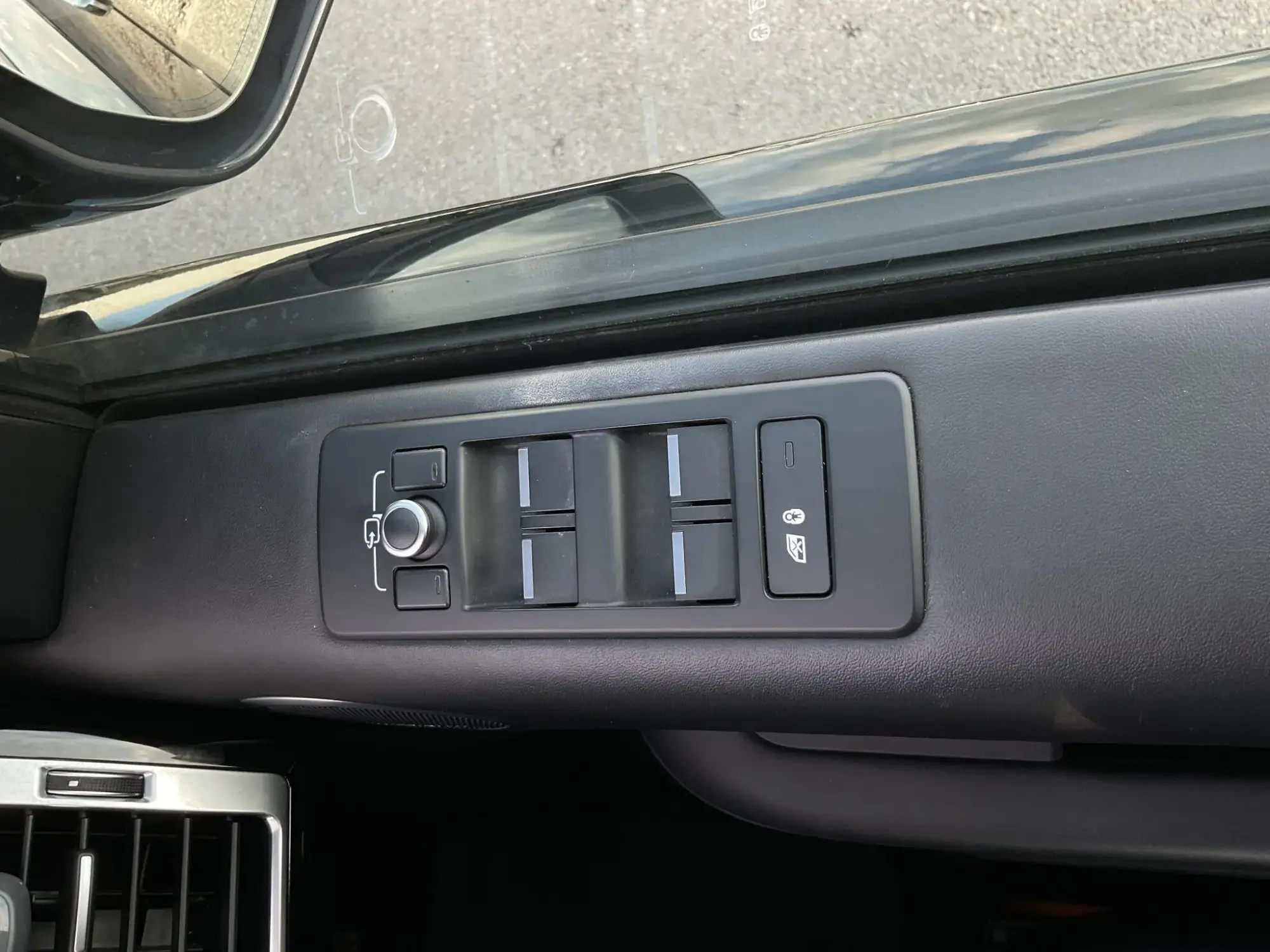 Land Rover Discovery Image 24 Land Rover Discovery Image 24