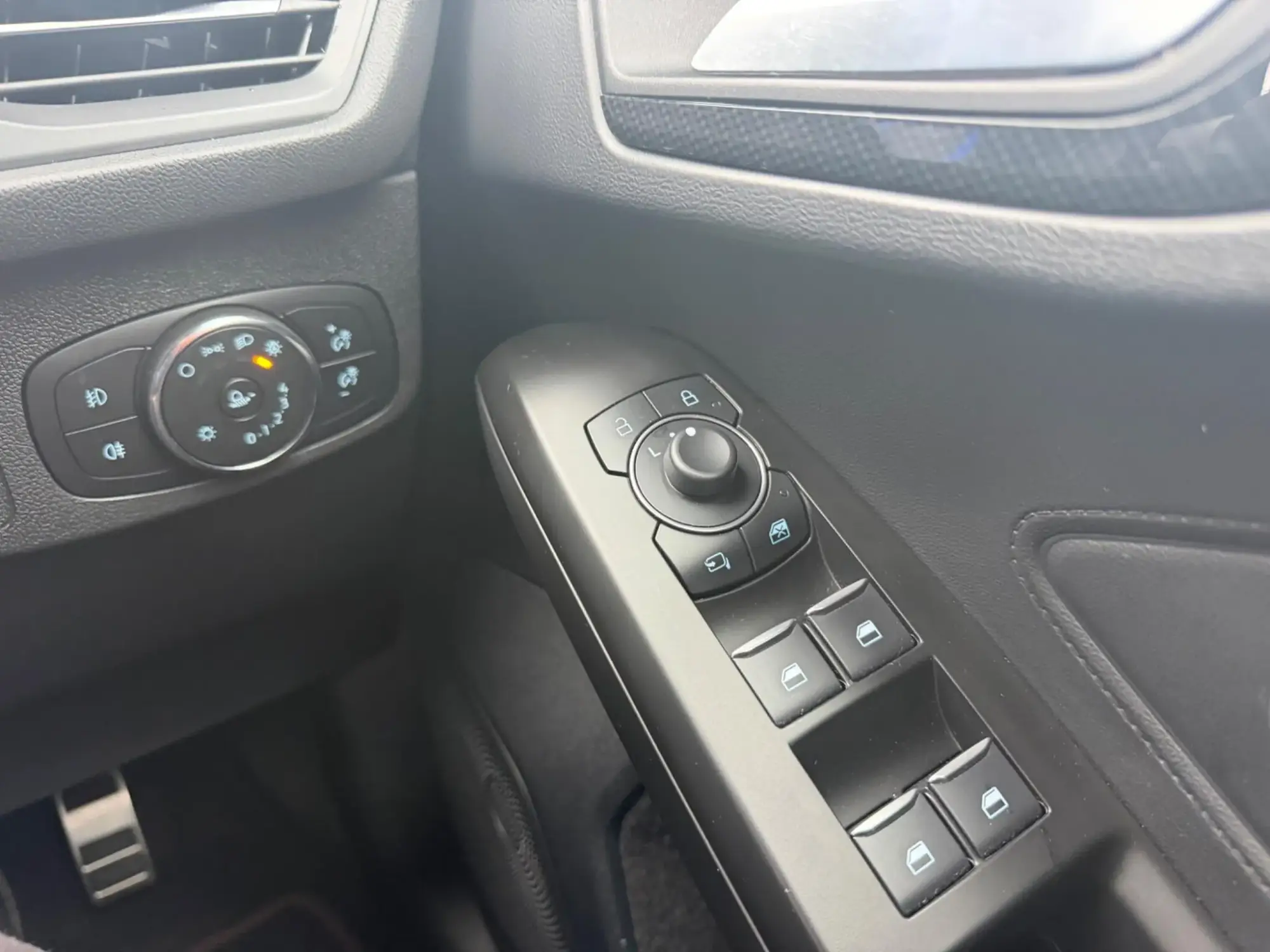 Ford Focus Image 17