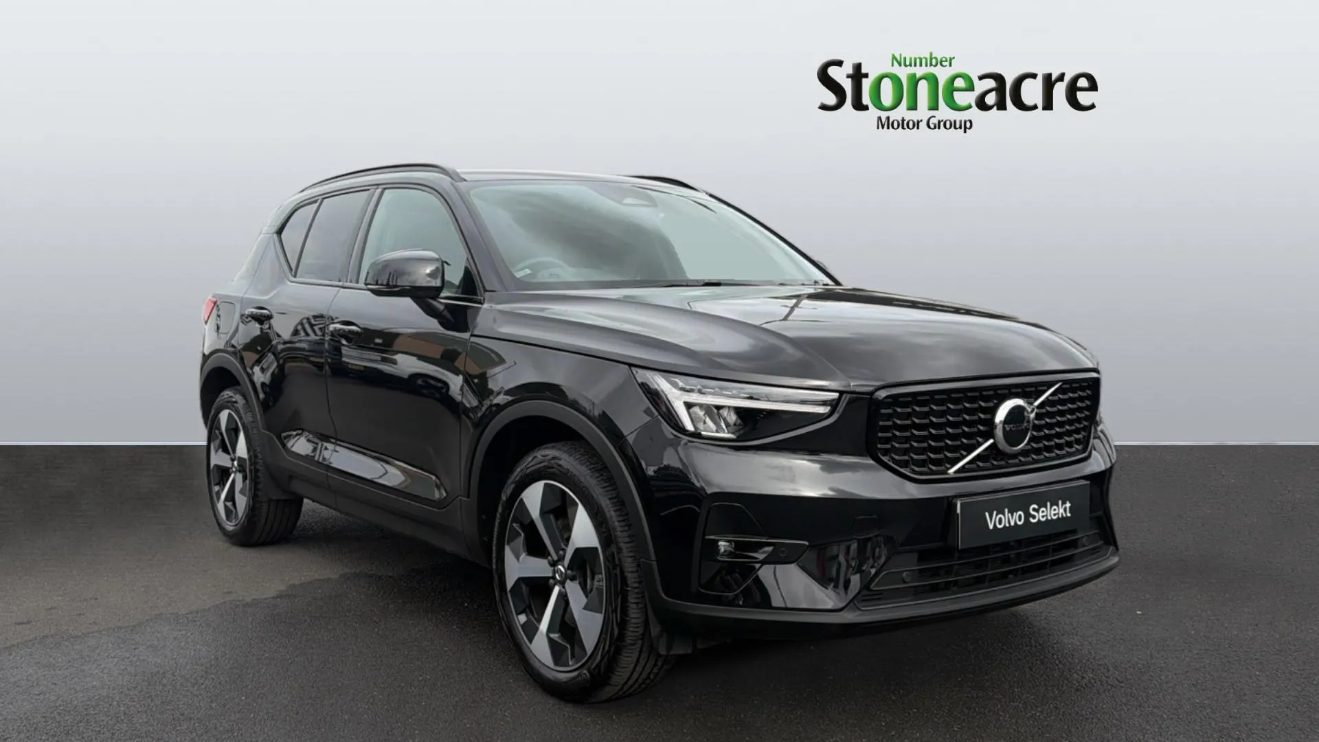 2025 Volvo XC40