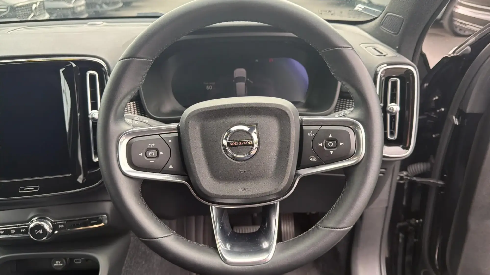Volvo XC40 Image 10