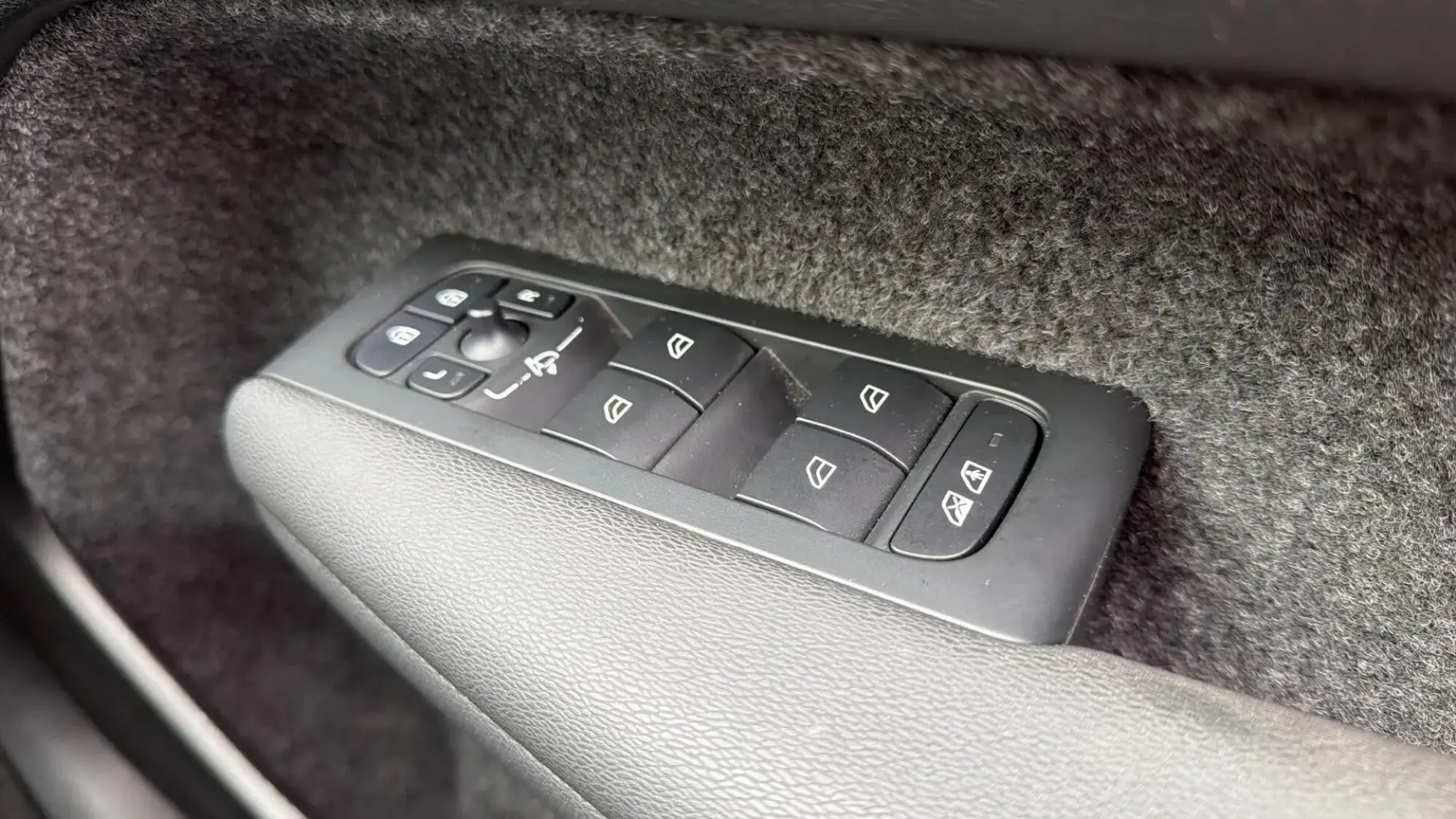 Volvo XC40 Image 19