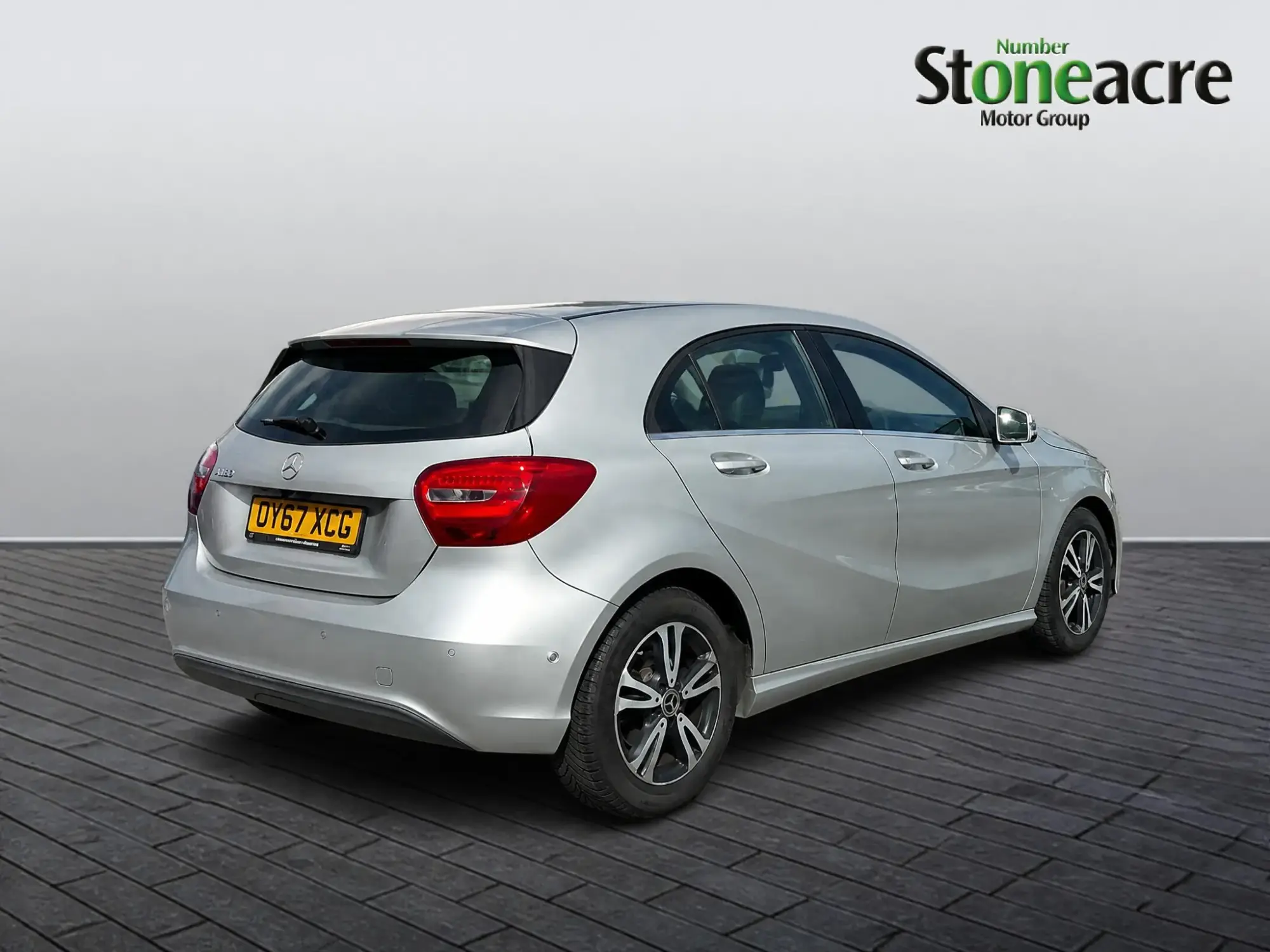 Mercedes-Benz A-Class 1.6 A180 SE (Executive) Euro 6 (s/s) 5dr OY67XCG Image 3 Mercedes-Benz A-Class 1.6 A180 SE (Executive) Euro 6 (s/s) 5dr OY67XCG Image 3