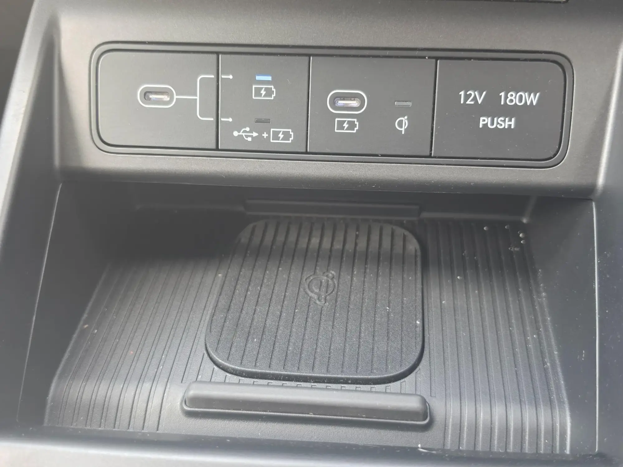 Hyundai KONA Electric Image 13