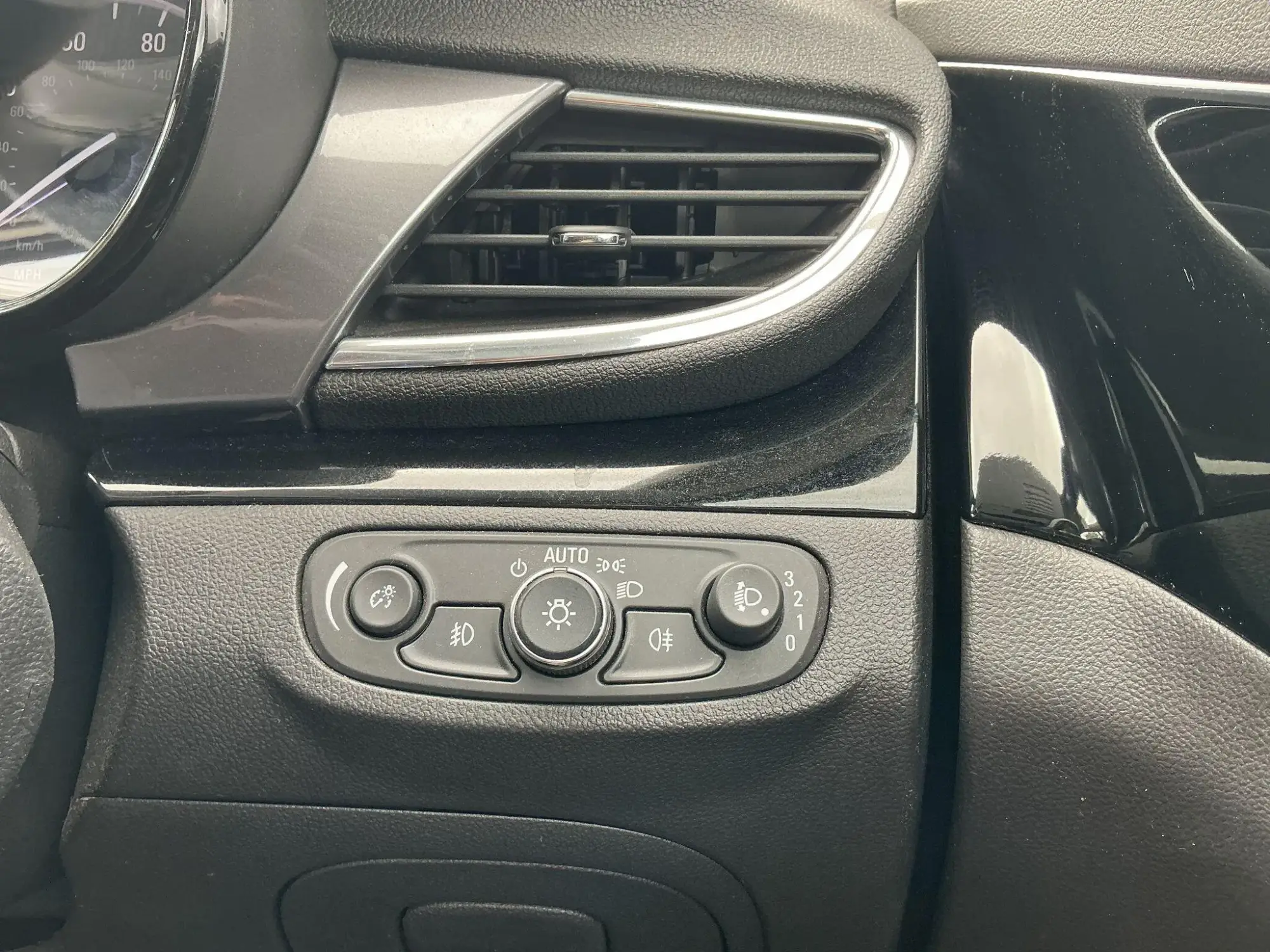 Vauxhall Mokka X Image 16 Vauxhall Mokka X Image 16