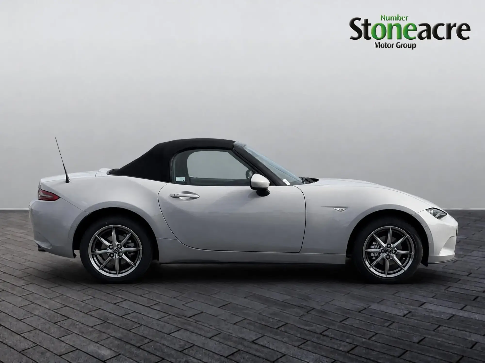 Mazda MX-5 1.5 SKYACTIV-G Exclusive-Line Roadster Euro 6 (s/s) 2dr YL26KOD Image 2 Mazda MX-5 1.5 SKYACTIV-G Exclusive-Line Roadster Euro 6 (s/s) 2dr YL26KOD Image 2
