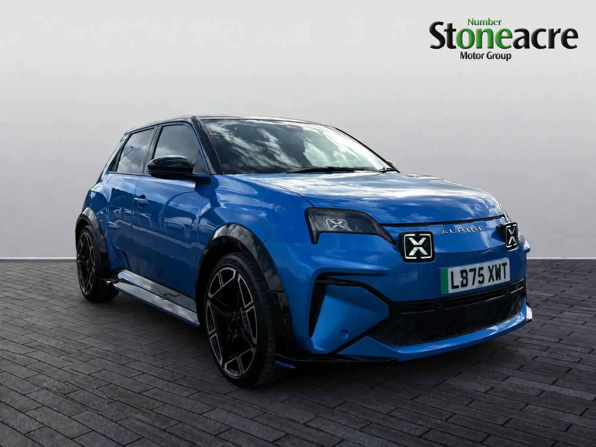 Alpine A290 52kWh GT Auto 5dr LB75XWT Image 1 Alpine A290 52kWh GT Auto 5dr LB75XWT Image 1