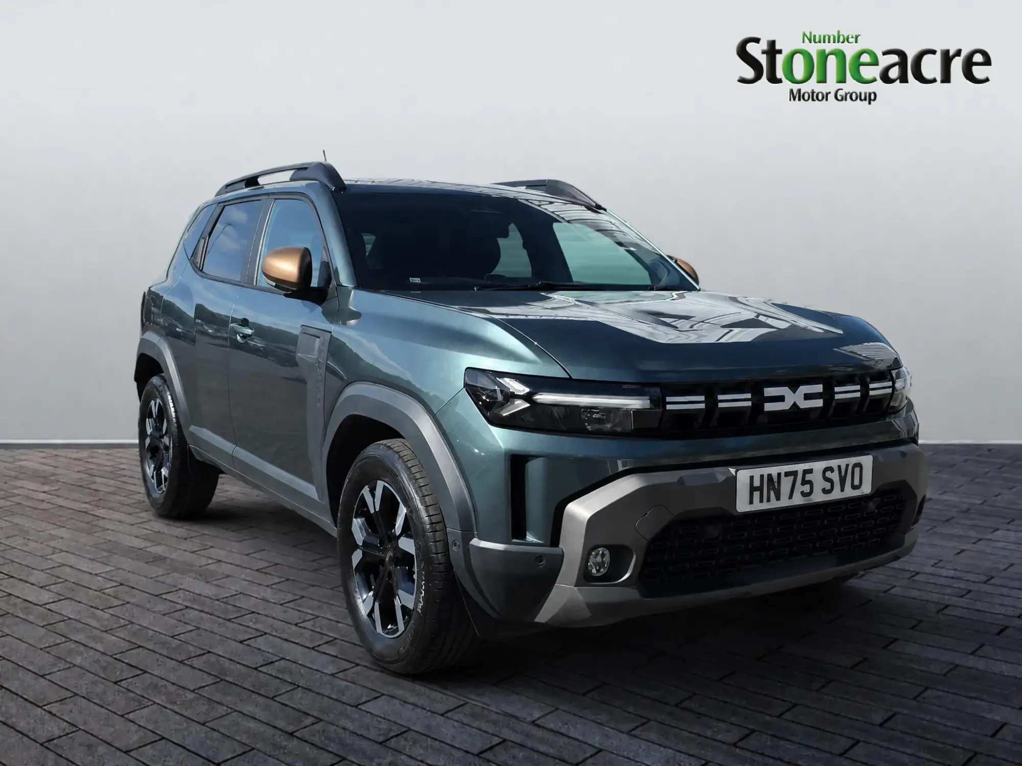 Dacia Duster 1.2 TCe MHEV EXTREME Euro 6 (s/s) 5dr HN75SVO Image 1 Dacia Duster 1.2 TCe MHEV EXTREME Euro 6 (s/s) 5dr HN75SVO Image 1
